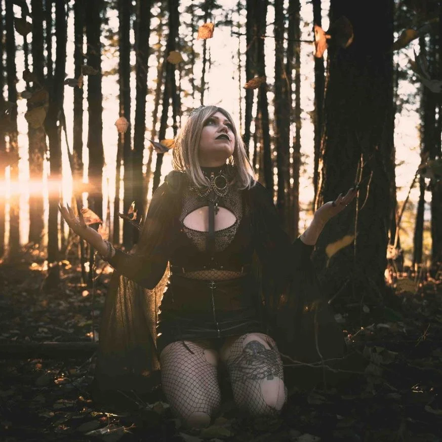 Analisa witch web18.jpg
