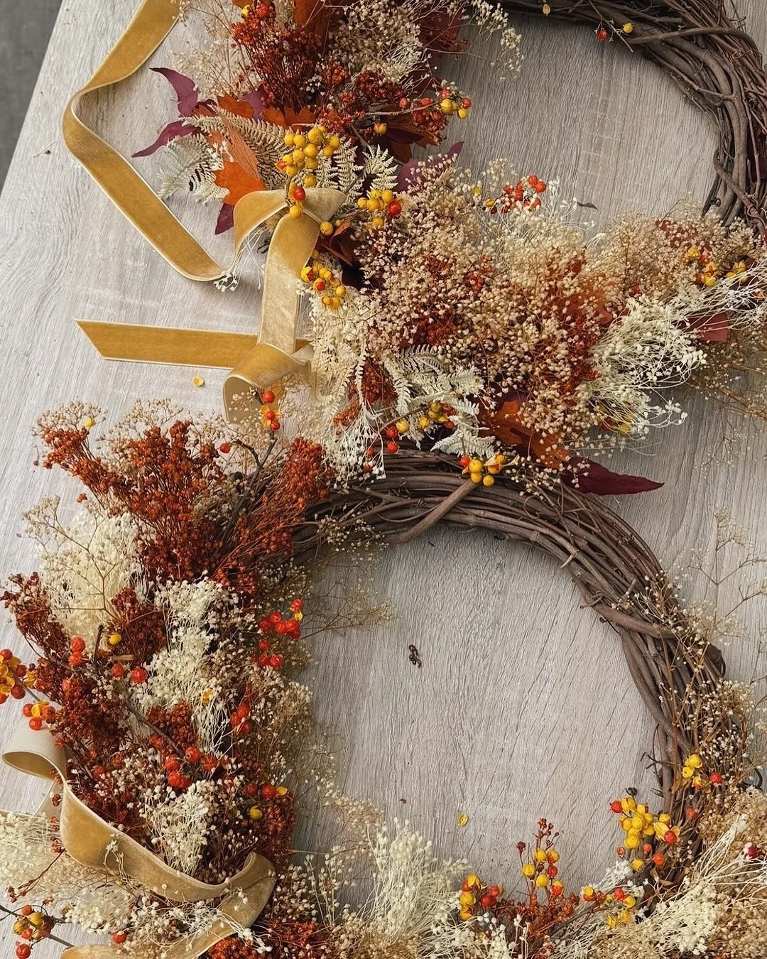 Hosted by @timclarkesupply, this special Fall Wreath Workshop with Danielle Chamoures invites you to spend a cozy Sunday morning surrounded by creativity, community, and the beauty of the season. 🍂 Together, you&rsquo;ll design your own handmade wre