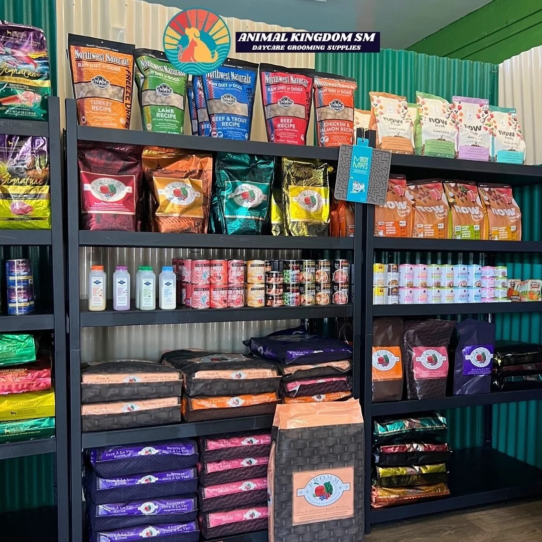 Not only is Animal Kingdom your one-stop shop for all things pet supplies, they&rsquo;re also a beloved local go-to for grooming and pet boarding! 🐾 With the holidays coming up, it&rsquo;s the perfect time to take advantage of everything @smanimalki