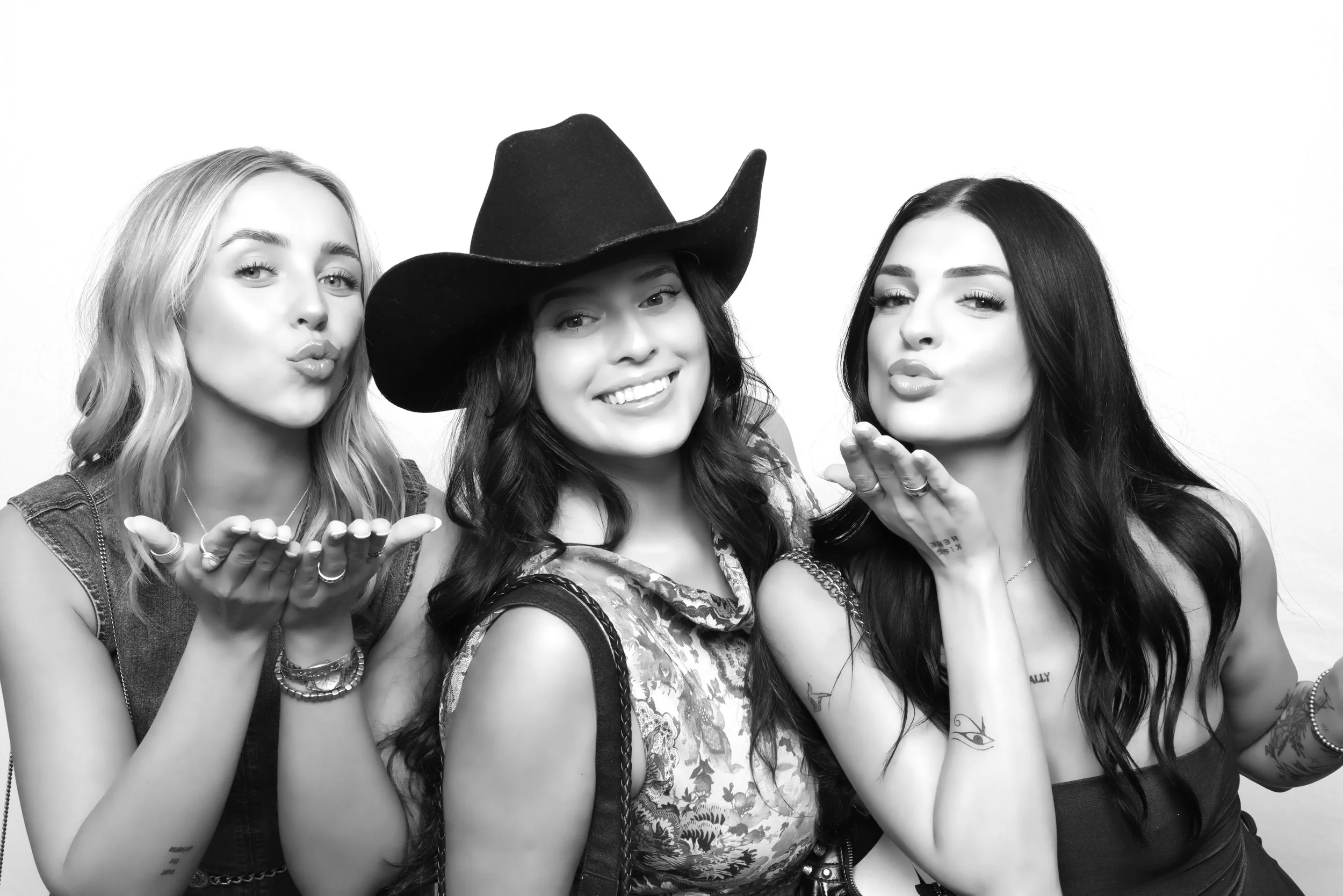Glam booth Calgary aka Kardashian style photo booth