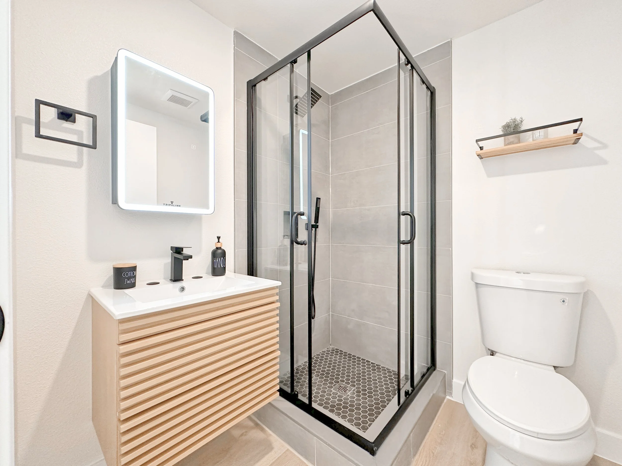 Room 201 4.jpg