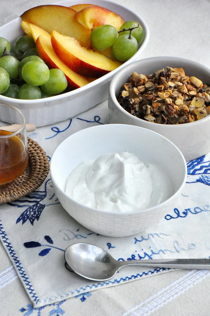 yoghurt granola bfast.jpg