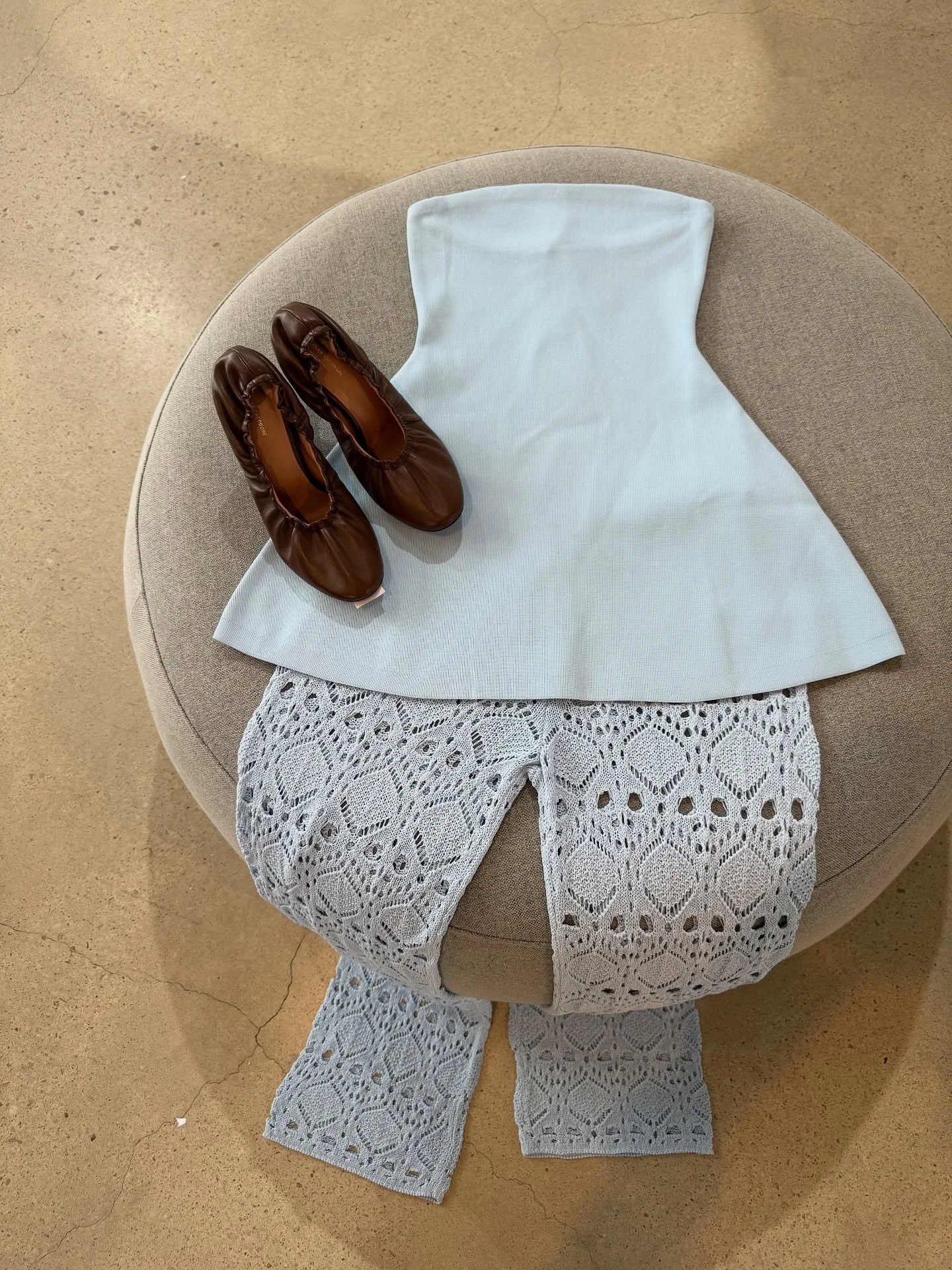 We are loving the pieces that have just landed in store! ❤️

Image 1:
Meshki blue crepe dress - size M - $100
Meshki blue knit pants - size M - $80
Scanlan Theodore brown heels - size 40 - $125

Image 2:
Country Road knit - SOLD
Country Road navy ski