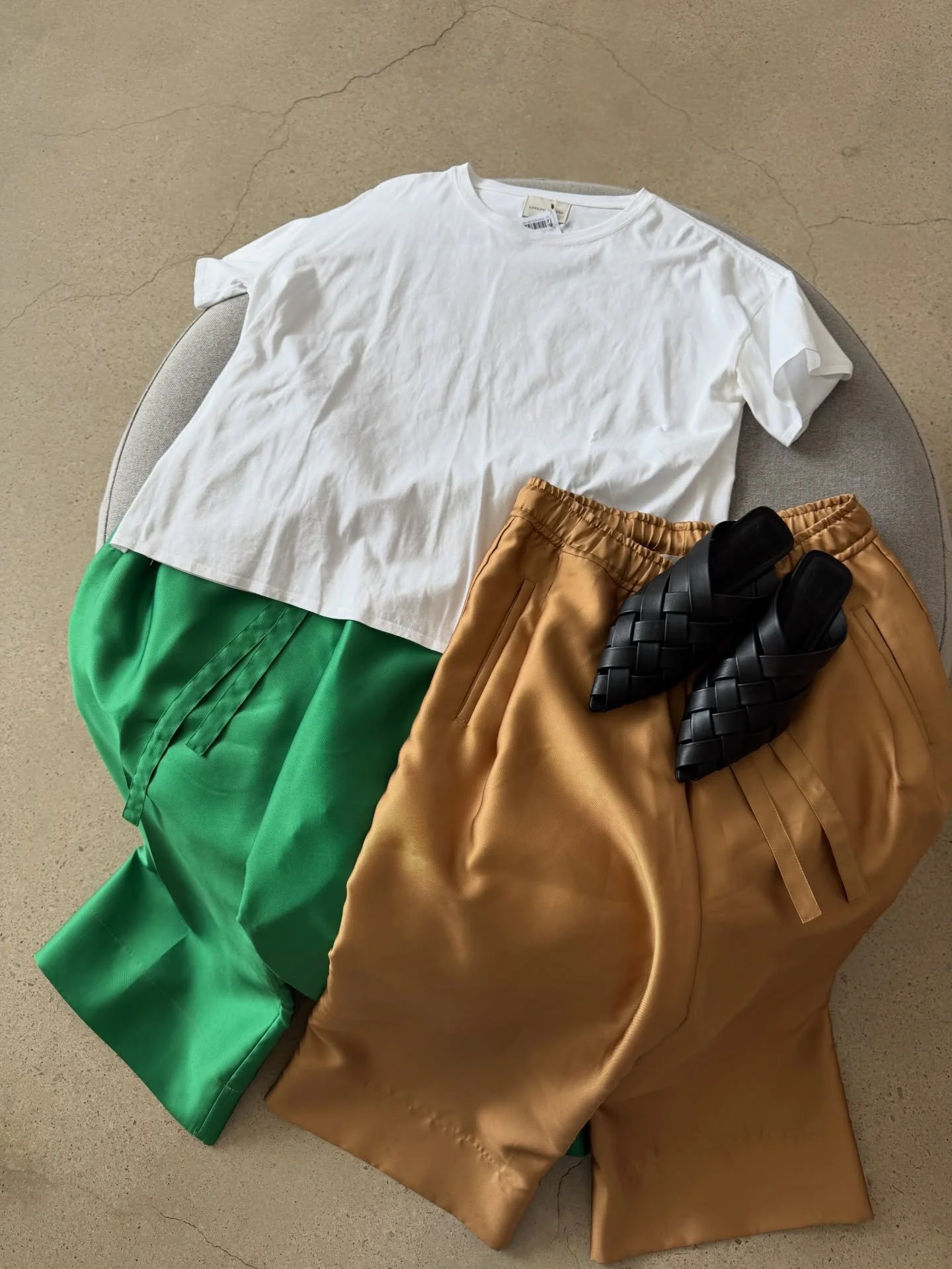Laid out just right 🤍

Image 1:
Lou Lou Studio tee - size L - $50
Lee Mathews pants - size 1 - $195
Henne black slides - size 37 - $70

Image 2:
Rebecca Vallance bathers - size S - $95
Rebecca Vallance maxi skirt - size S - $135
Senso rattan heels -