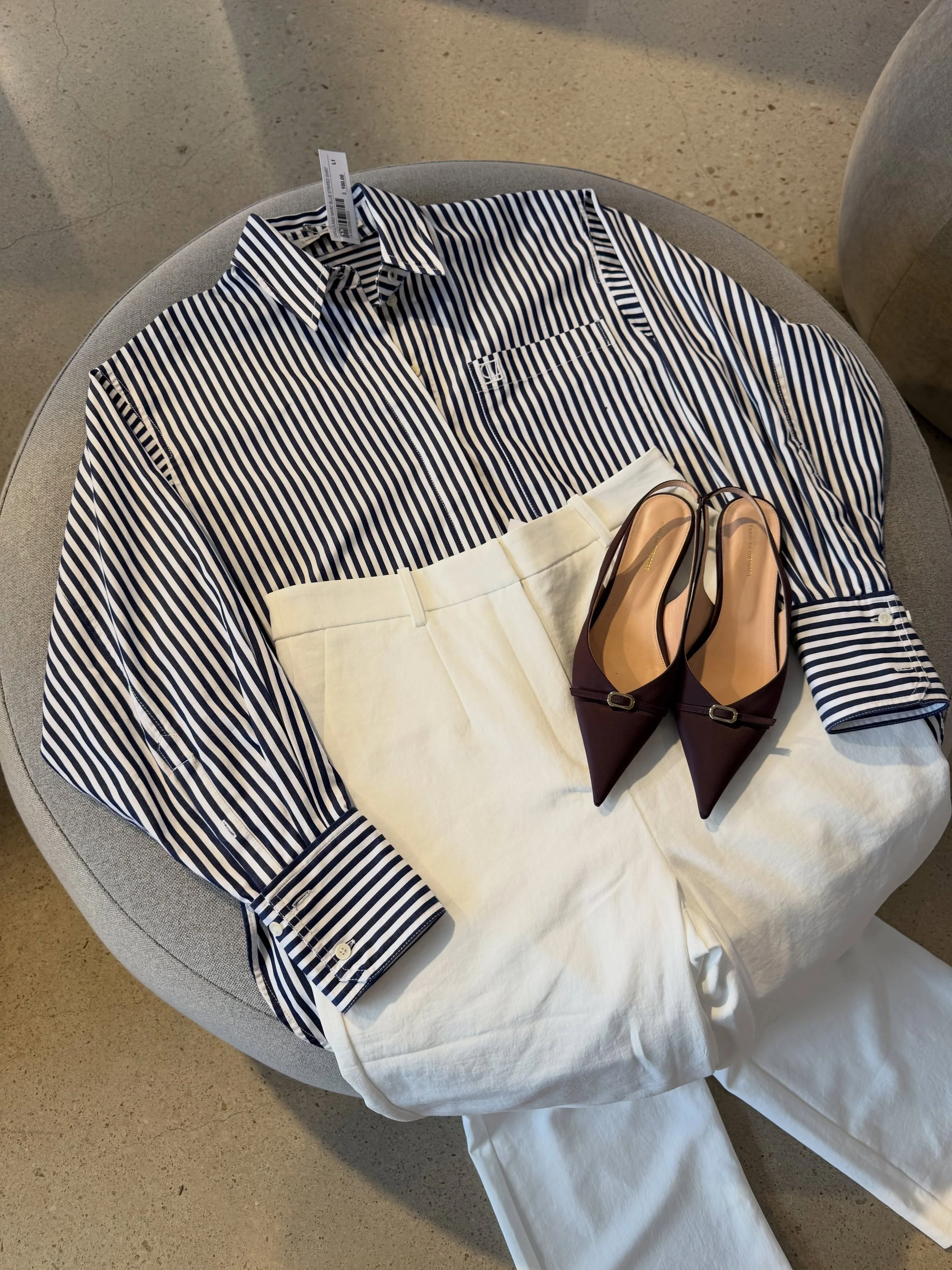 Some gorgeous pieces in this weekend! ❤️

Image 1:
Camilla and Marc stripe shirt - size 6 - $100
Kookai white pants - size 12 - $60
Scanlan Theodore plum points - size 37 - $285

Image 2: By Frankie striped shirt - size XL - $40
By Frankie striped sh