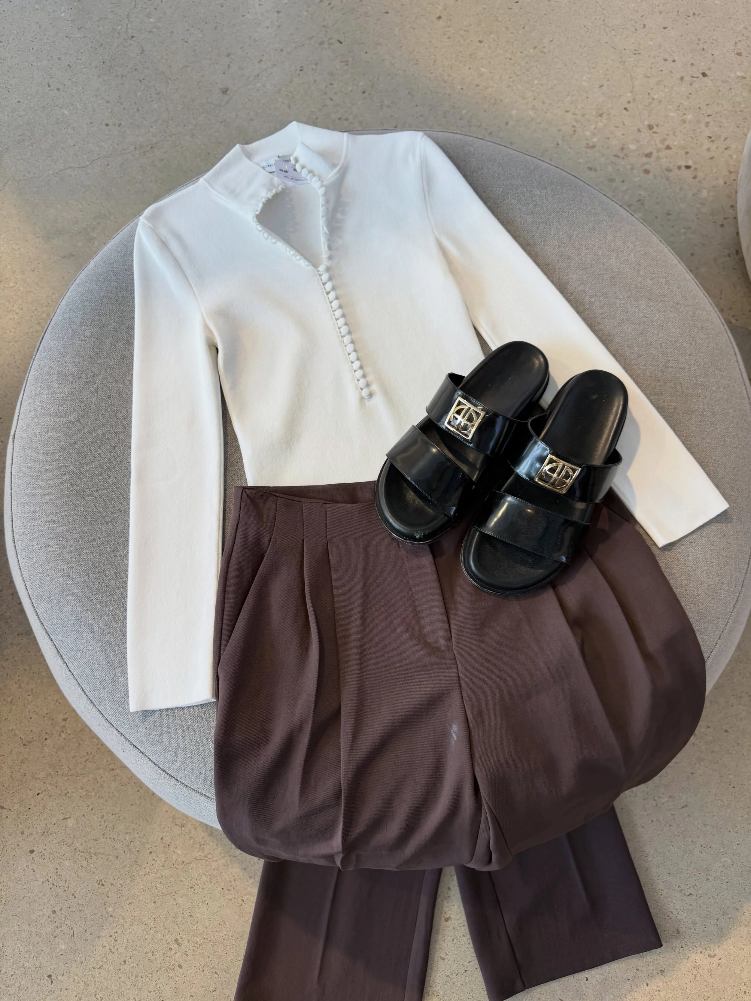 Some gorgeous pieces have just landed!

Image 1:
Scanlan Theodore white top - size XS - $125 - M10
Kookai brown trousers - size 10 - $50 - M4
Anine Bing black slides - size 10 - $110 - Mi1

Image 2:
Sally Phillips denim dress - size 6 - $100 - M10
Bi