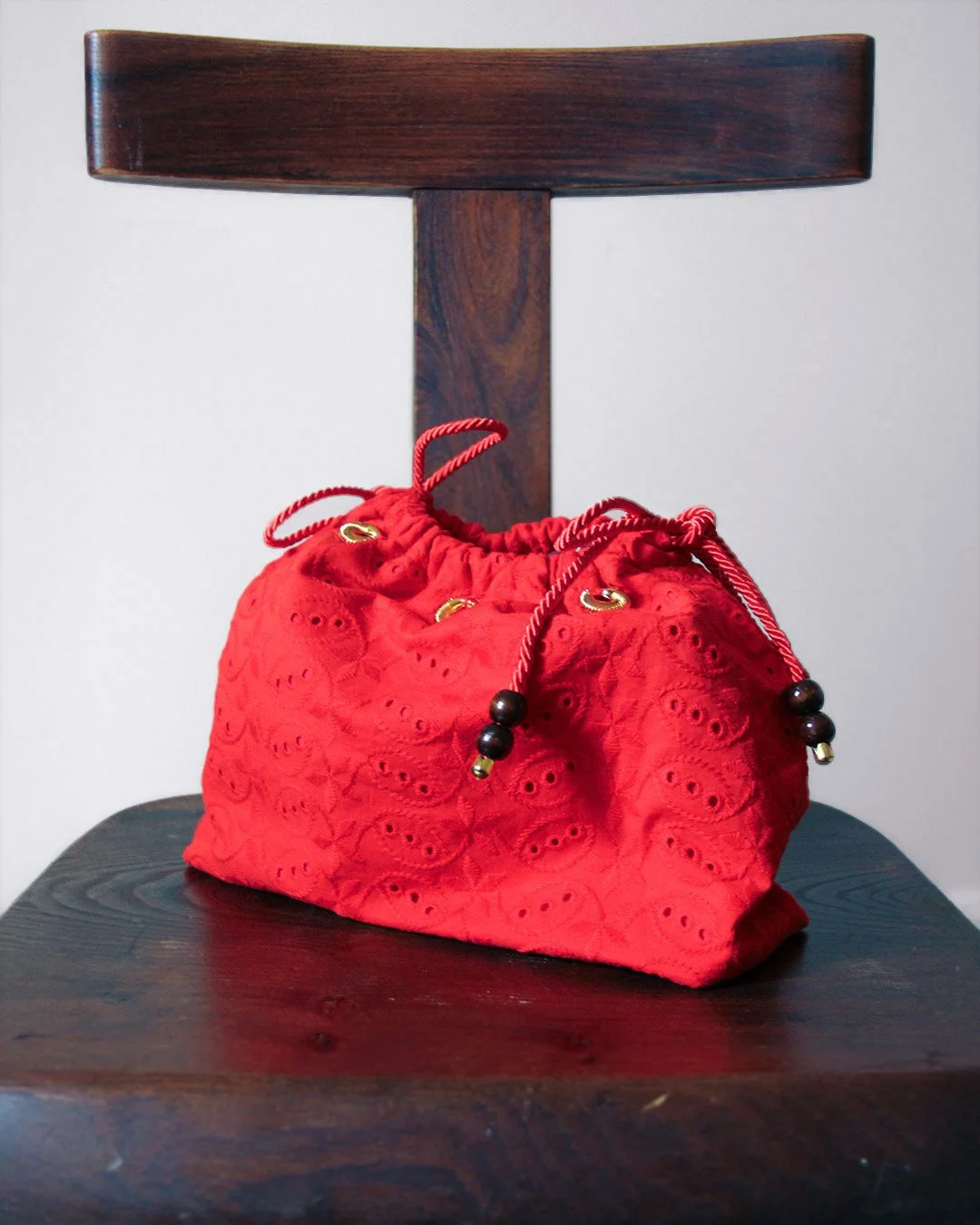 LADDAH_SS26_CAMPAGNE_SAC ROUGE_04.jpg
