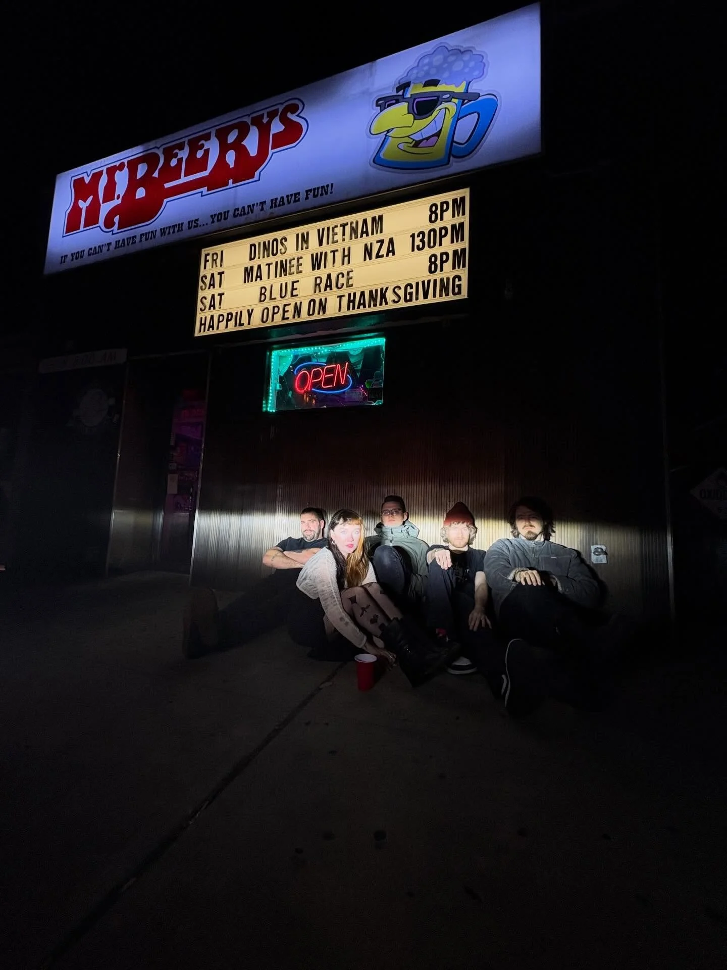 Just flashing back to Black Friday at @mrbeerysbethpage ⚡️ Felt so nice to have my JC fam on Long Island. Thank you to everyone who came. Big shout out to my mom 🥹 @royalblushofficial