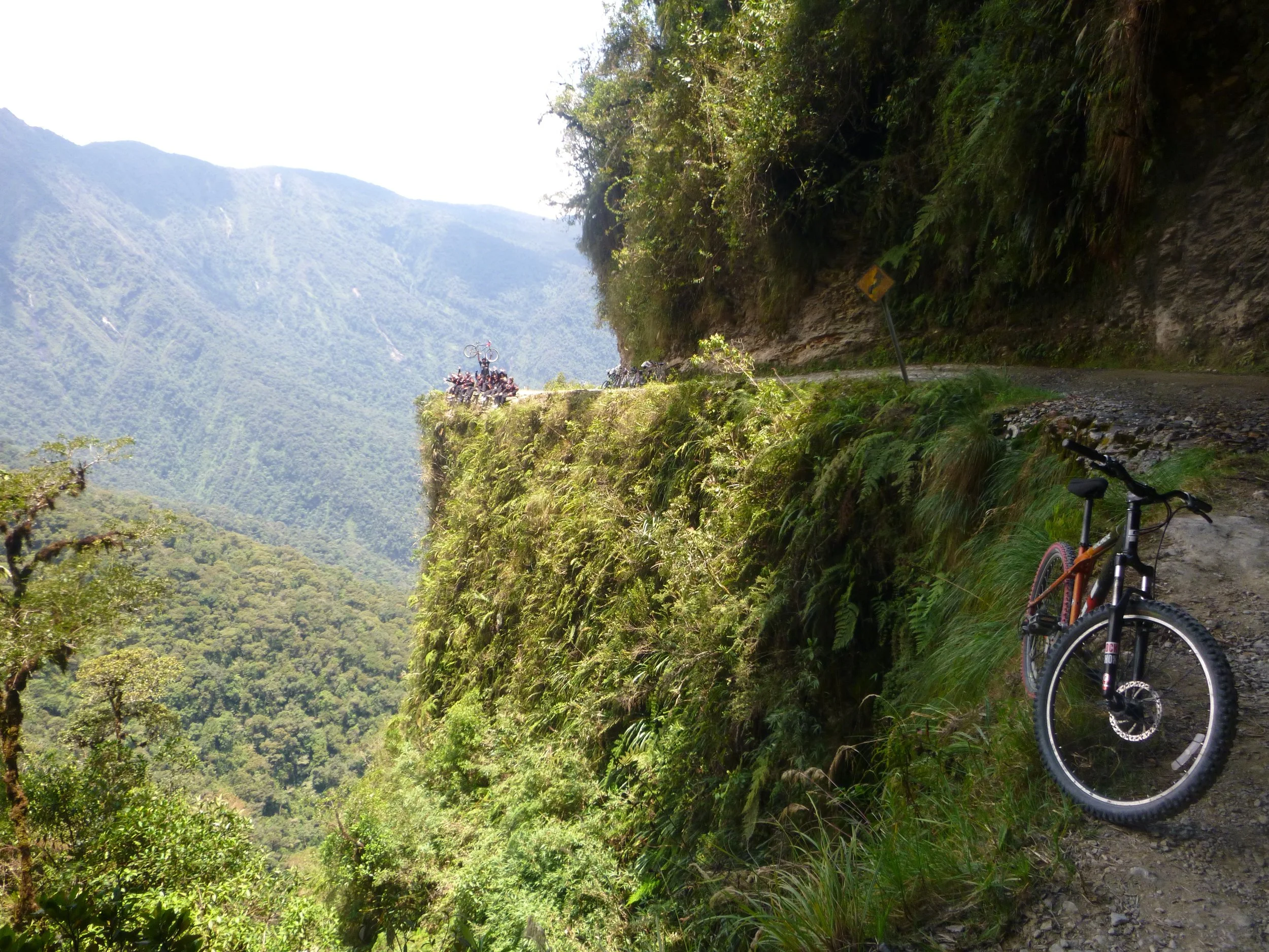 Descendo de bicicleta a Estrada da Morte, em La Paz na Bolívia