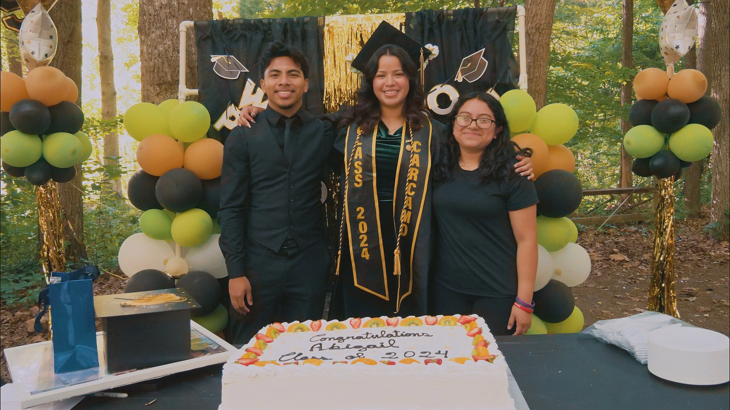 Abby, Ivan, Fiorela Cake Smile 1_1.1.1.jpg