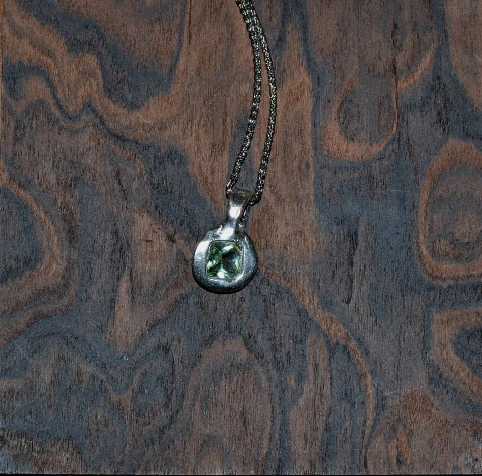 PENDANT1.jpg
