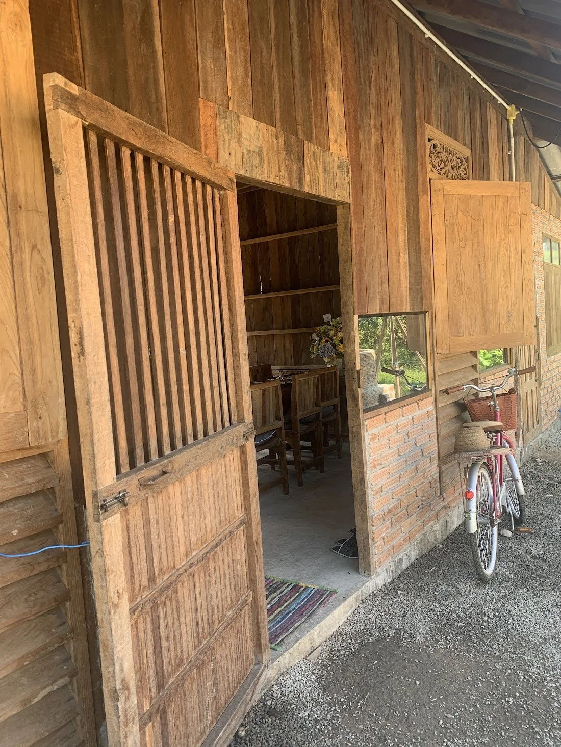 WALL WITH BICYCLE.jpg
