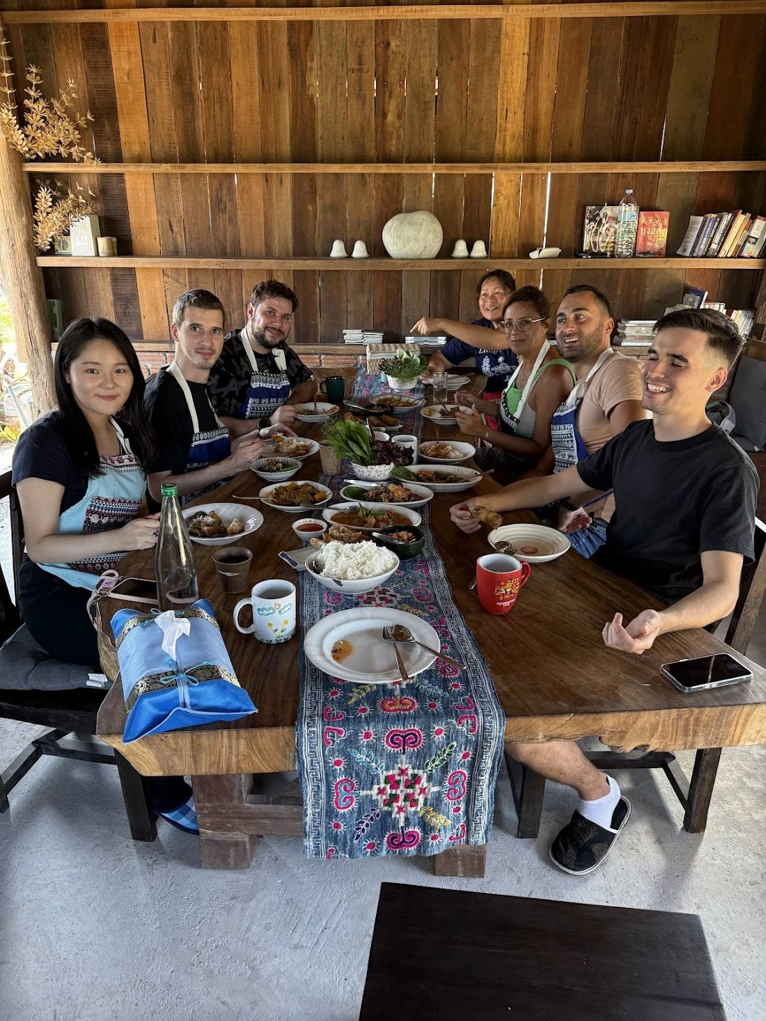 KITCHEN TABLE.jpg