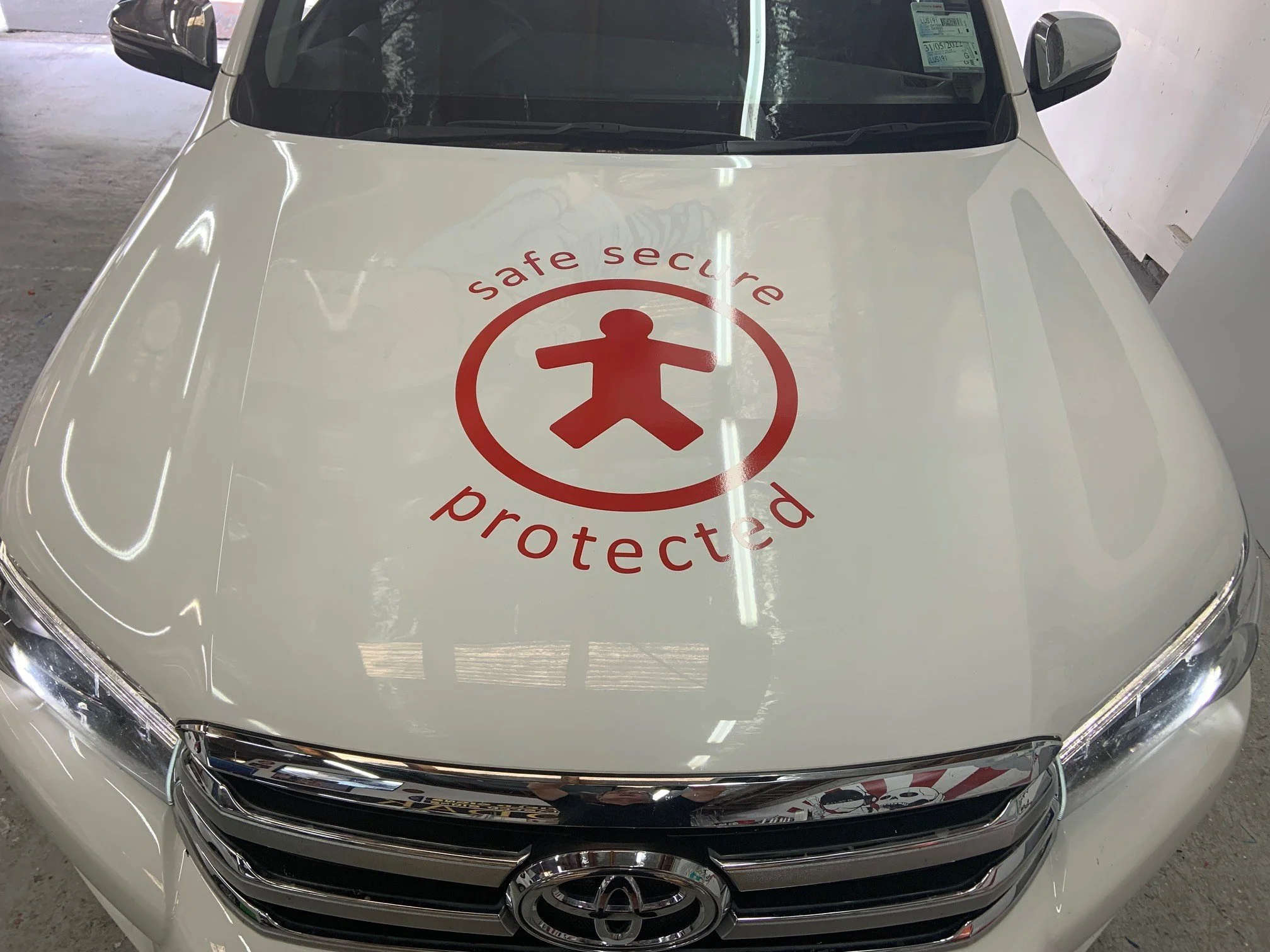 Simply Sercurity Toyota HiLux ute signage 2.jpg