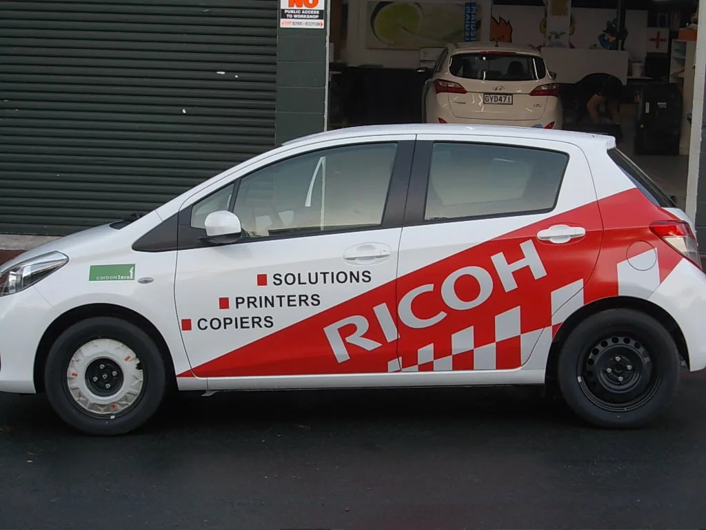 Ricoh Yaris YX 2013 1.JPG