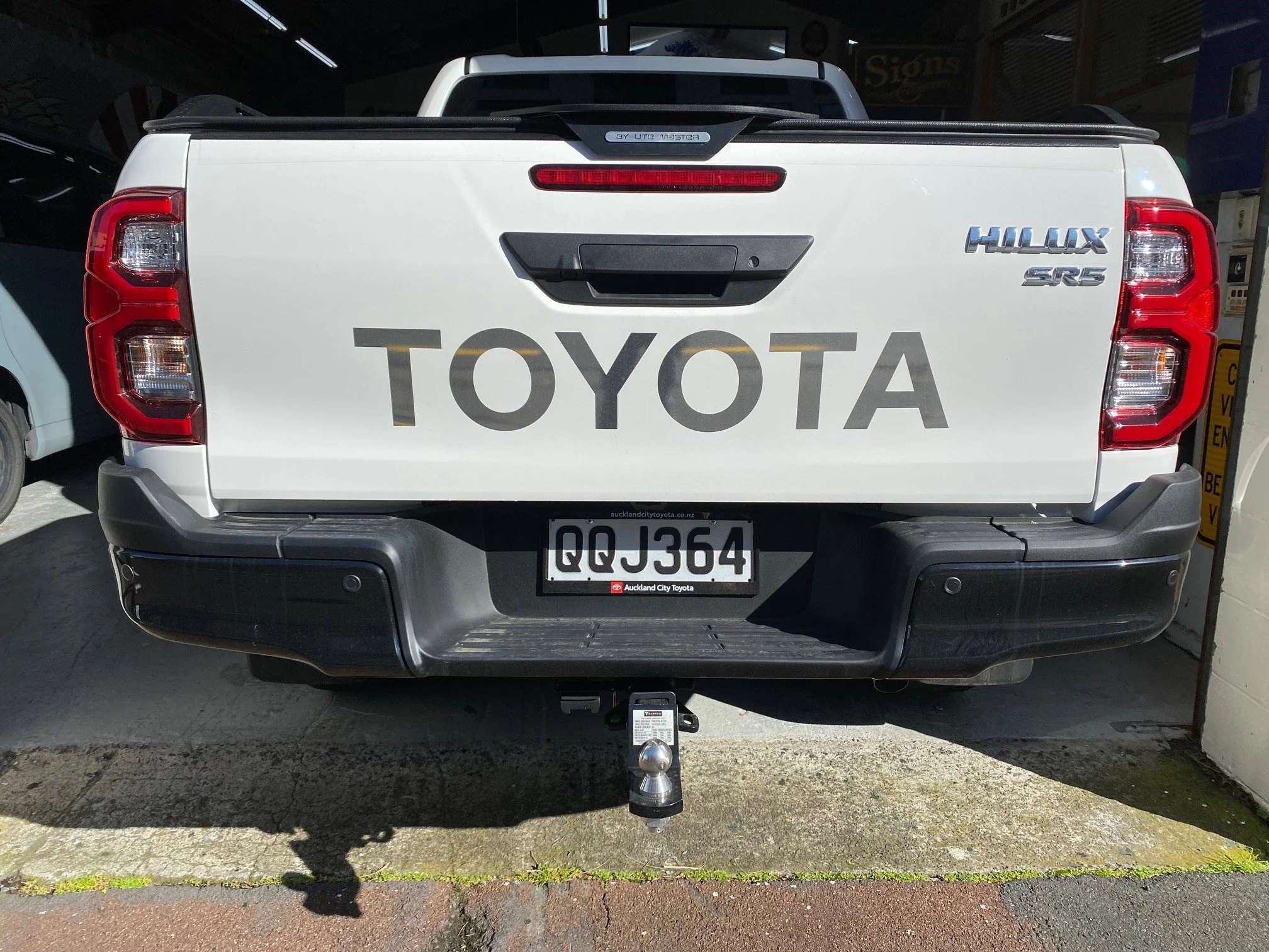 Royal NZ Yacht Squadron HiLux 3.jpg