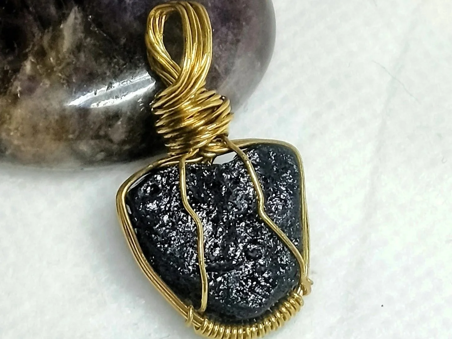 Dije en bronce turmalina negra collar Joyería Artesanal Buena Madre