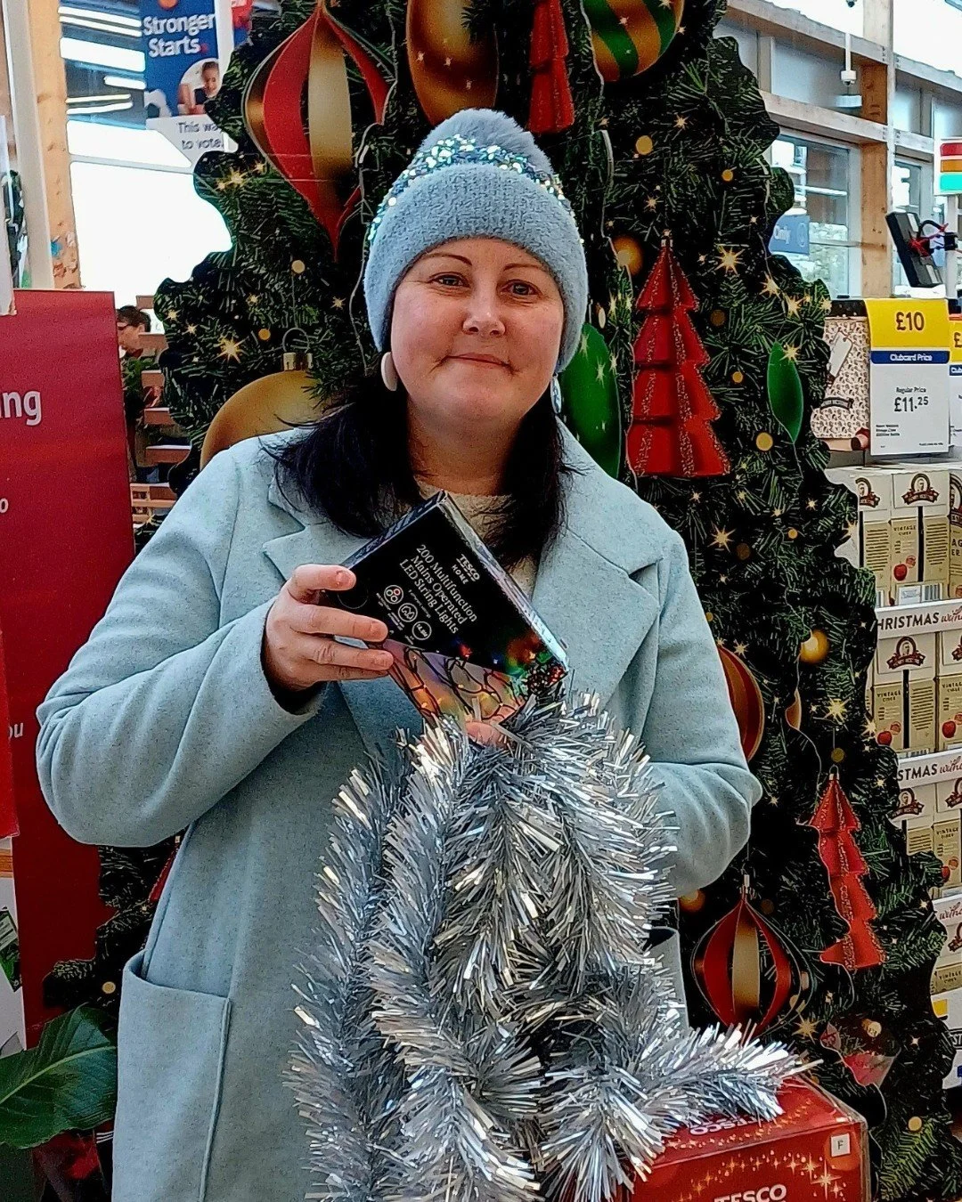 Thank you so much to Tesco Extra Barnstaple Community for the tree and lights at our Barnstaple Yes Centre! 🎄✨ What a lovely way to bring some festive cheer to the Yes Centre community.