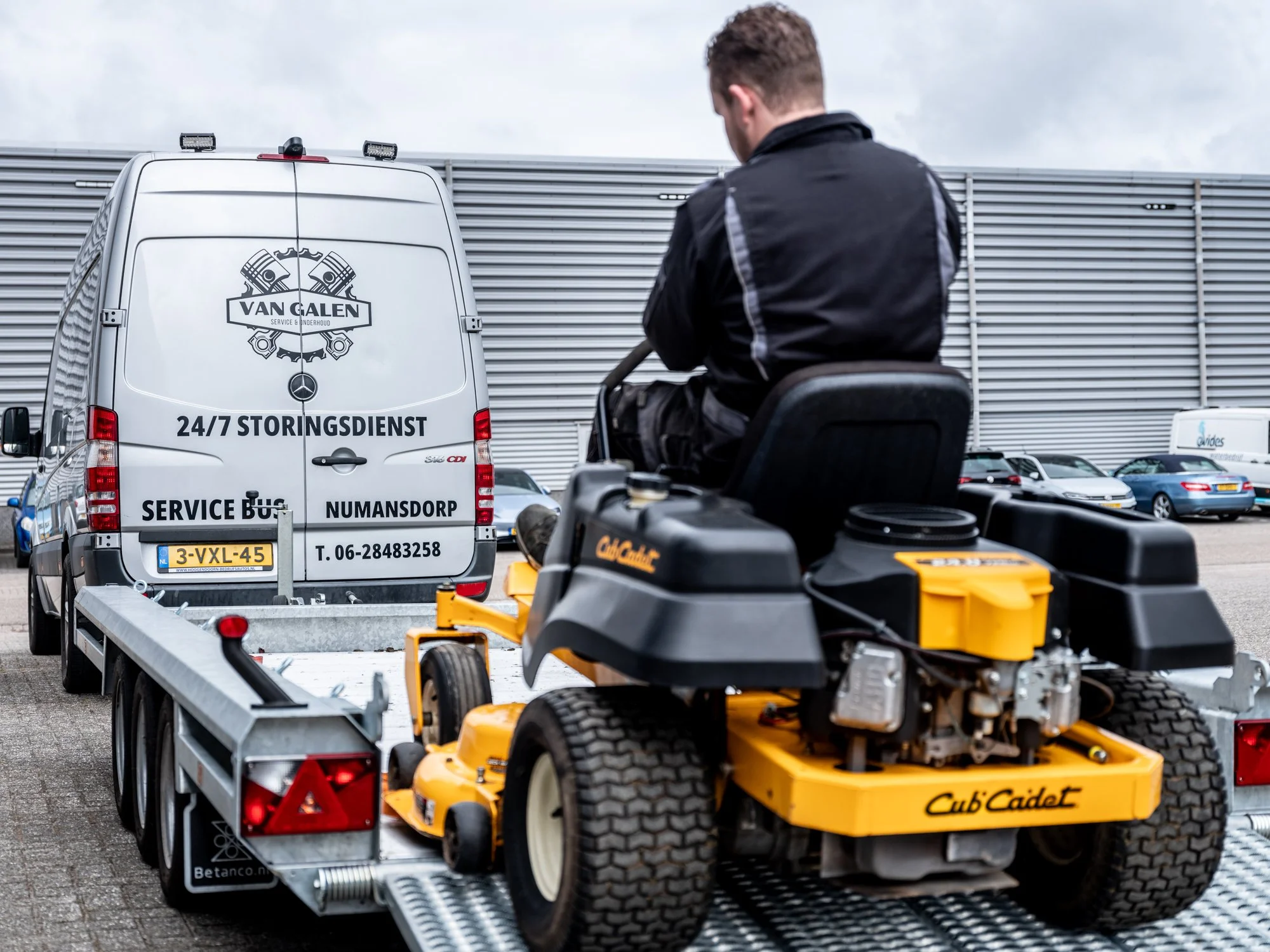 Van Galen Serive-05.jpg
