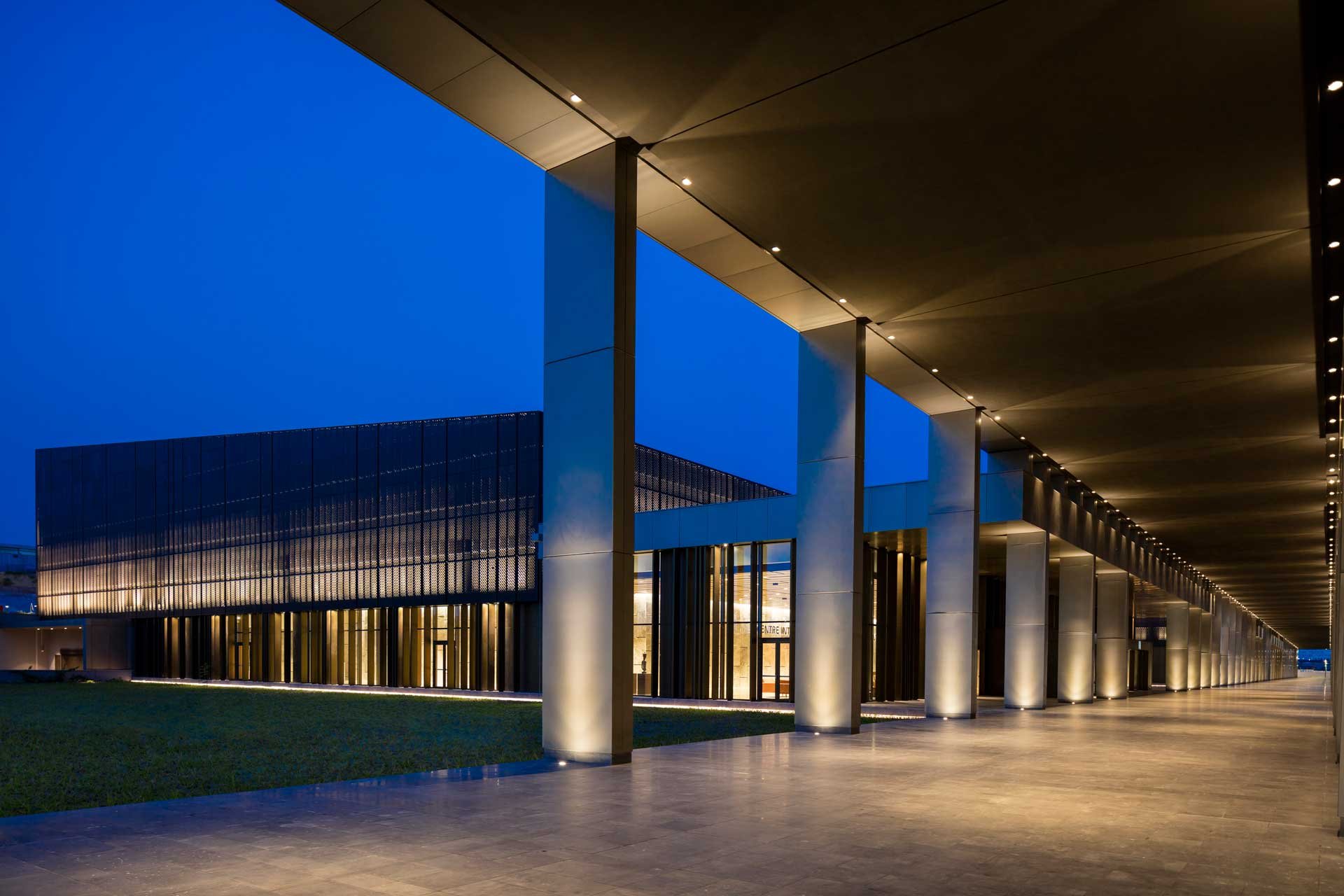 04-Avci-Architects_Kintele_Congress_Hall.jpg