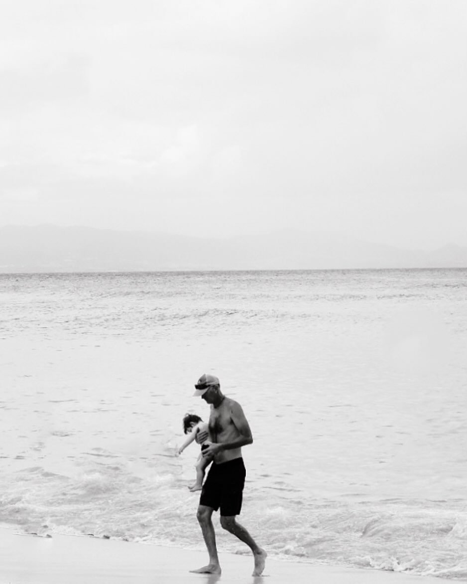Le c&oelig;ur d&rsquo;abord
.
.
.
.
#fujilovers #fujilove #fujifilm_xseries #fujixpro2 #bnwphotography #bnw_greatshots #bnw_captures #bnwmood #blackandwhite #blackandwhitephotography #oceanphotography #oceanlovers