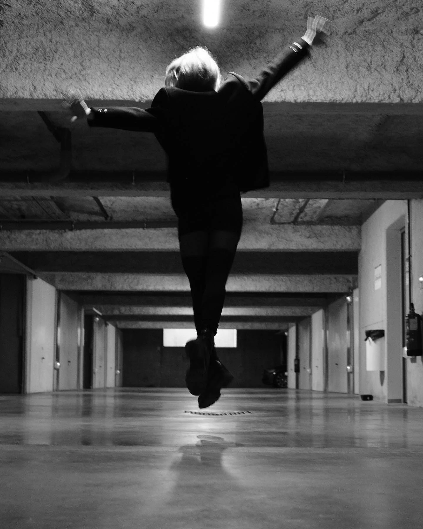 Par un son, un geste, un moment d&eacute;cisif,
Raconter une histoire.
.
.
.
.
#fujifilmfrance #fujifeed #fujixpro2 #fujixphotographer #fujifilm35mmf2 #fujifilm_xseries #35mmphoto #35mmmagazine #35mmcamera #35mmlens #photoshoot #dancephotography #dan