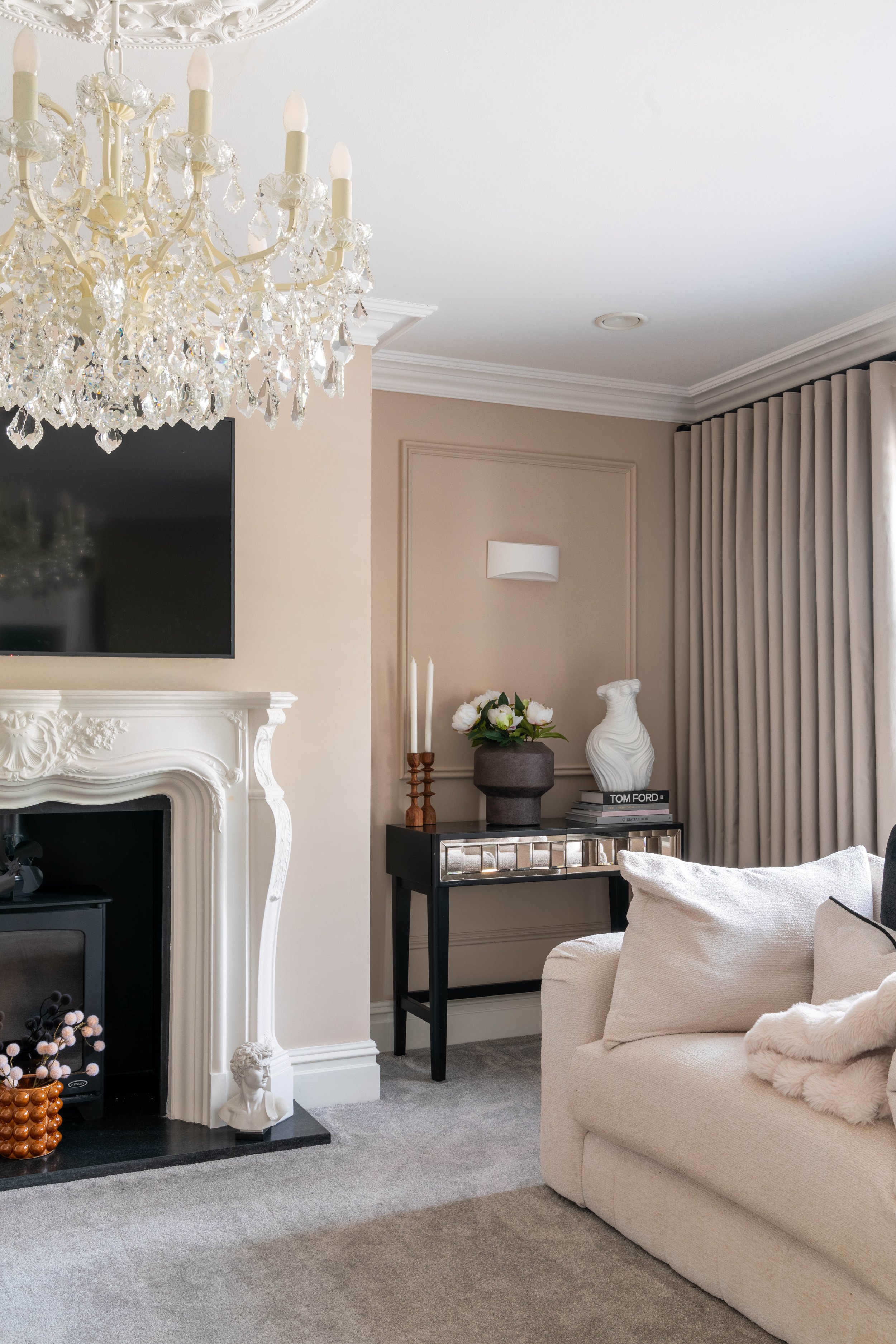 Living Room-3.jpg