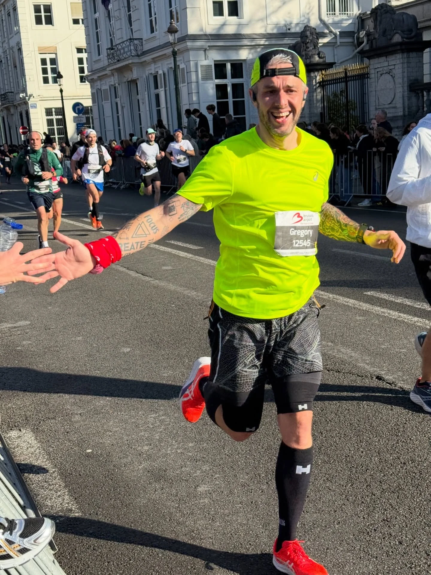 NLD|FR

✨ November Recap ✨
1️⃣ Mijn allereerste halve marathon ooit&hellip; en dat gewoon in mijn eigen hoofdstad, Brussel! Wat een ervaring om deze mijlpaal te mogen vieren.
2️⃣ Even ademhalen en genieten van de herfstkleuren in de natuur. Die golde