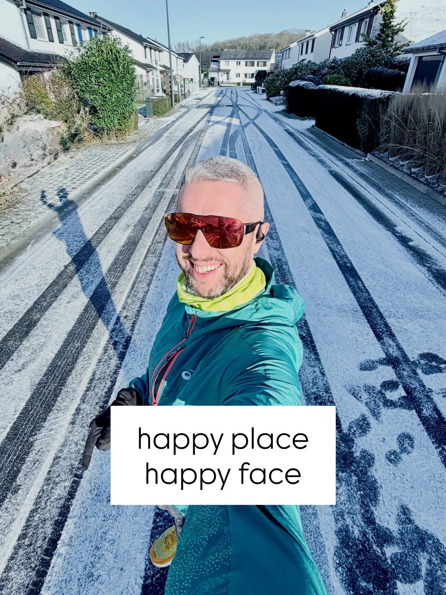 Happy Place, Happy Face

I have the luck that I have a forest in my backyard. Perfect for some trailruns with this weather (cold, crispy and sunny). 
To be in nature, sometimes all alone, makes me slow down and enjoy little things like this warm wint