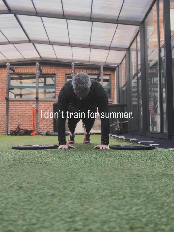 Elke training die ik vandaag doe, is een investering in mijn toekomst.
Niet voor een beach body, maar voor een sterk en zelfstandig leven later.

Wat motiveert jullie om te blijven trainen, ook op dagen dat je geen zin hebt?