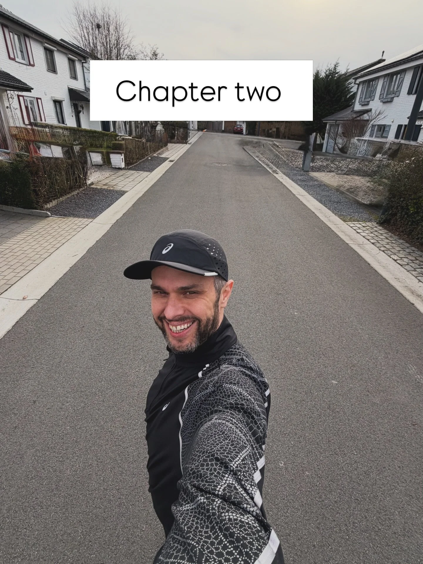 Hoofdstuk 2 &ndash; Februari recap

Februari voelde als bouwen. Aan conditie, aan kracht, aan vertrouwen.

&bull;,Mijn eerste strandrace: de halve marathon van Park Hollandse Duinen. Zand, wind, zoeken naar ritme. Perfecte leerschool richting MDS.
&b