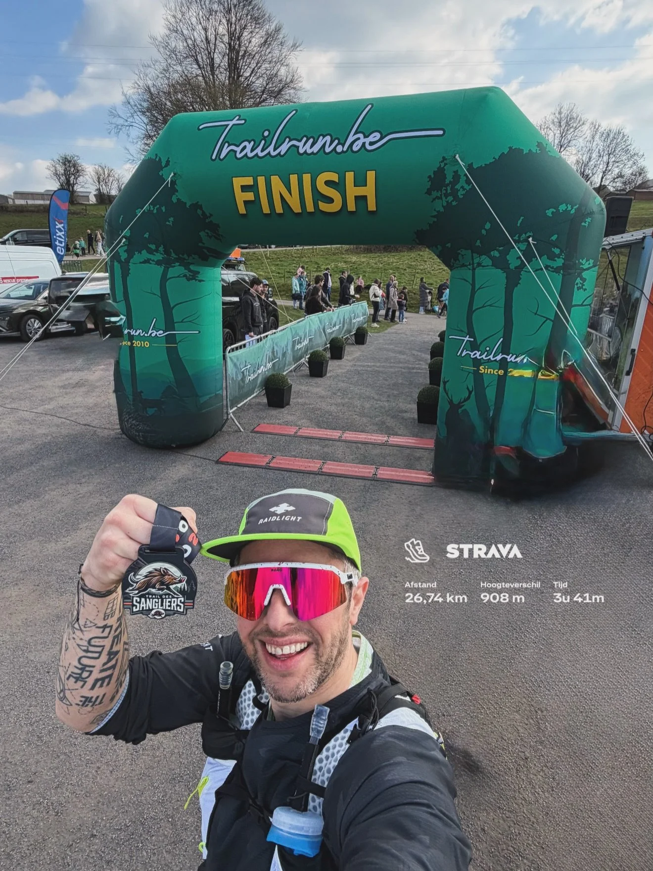 Medal Monday. Maar deze voelt toch een beetje anders.
26 km en +900 hm bij Trail des Sangliers.
Niet de klimmen, maar de afdalingen die het meeste pijn deden.
Maar wat een parcours. 
Afzien en genieten tegelijk.