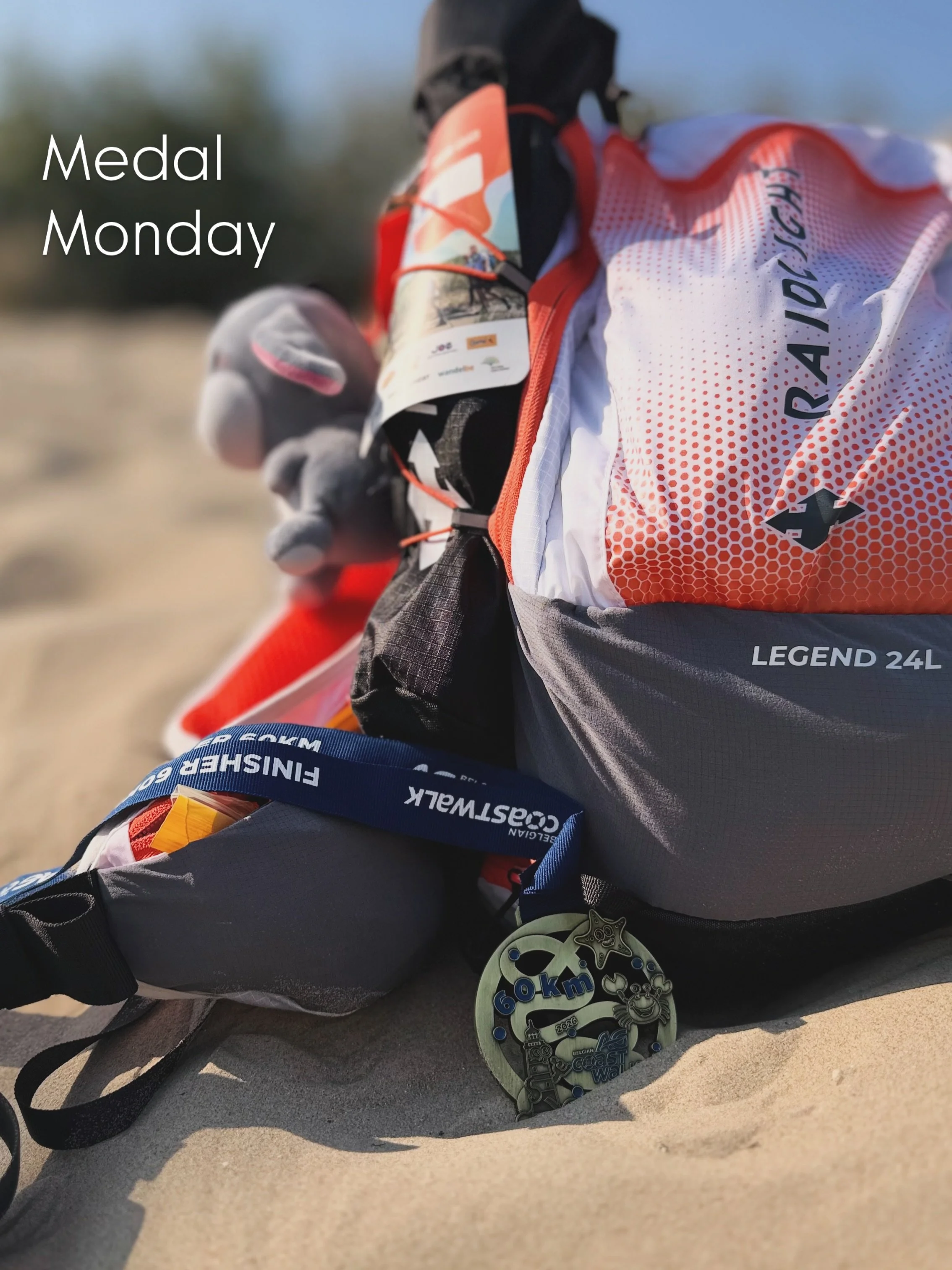 Medal Monday 🏅

61,88 km langs de Belgische kustlijn.
Zonder ooit een marathon gelopen te hebben.

Geen focus op snelheid vandaag.
Wel op ritme. Op blijven bewegen.
Op voelen wat mijn lichaam nodig heeft.

Ik gebruikte deze run als voorbereiding op 