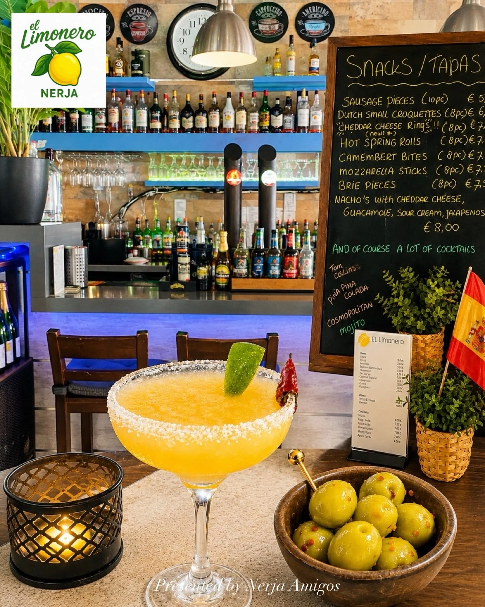 🍋 A little bite, a cocktail &amp; a great night! 🍸✨

One of Nerja&rsquo;s popular bars &mdash; relaxed, friendly and always up for a good evening!

🥘 Snacks &amp; tapas
🍹 Cocktails &amp; cold drinks
🥂 Good vibes &amp; fun nights 
🕕 From 18:00 -