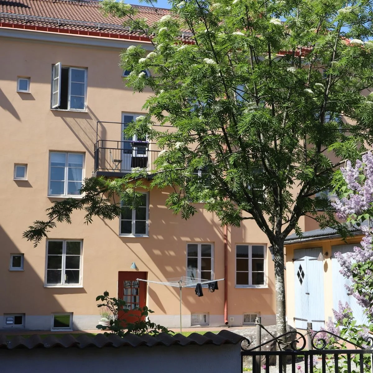 Att köpa hus i Sollentuna – Din guide till en trygg besiktning