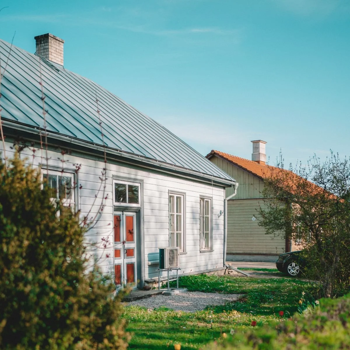 Köpa hus på Ekerö – Skärgårdsdröm med tekniska krav