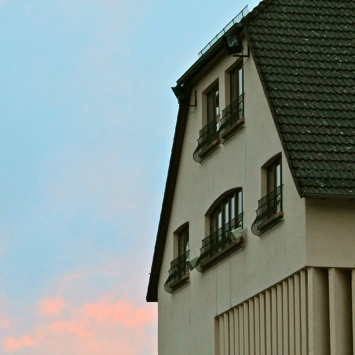 Köpa hus i Bromma – Trädgårdsstadens charm och dyra fallgropar