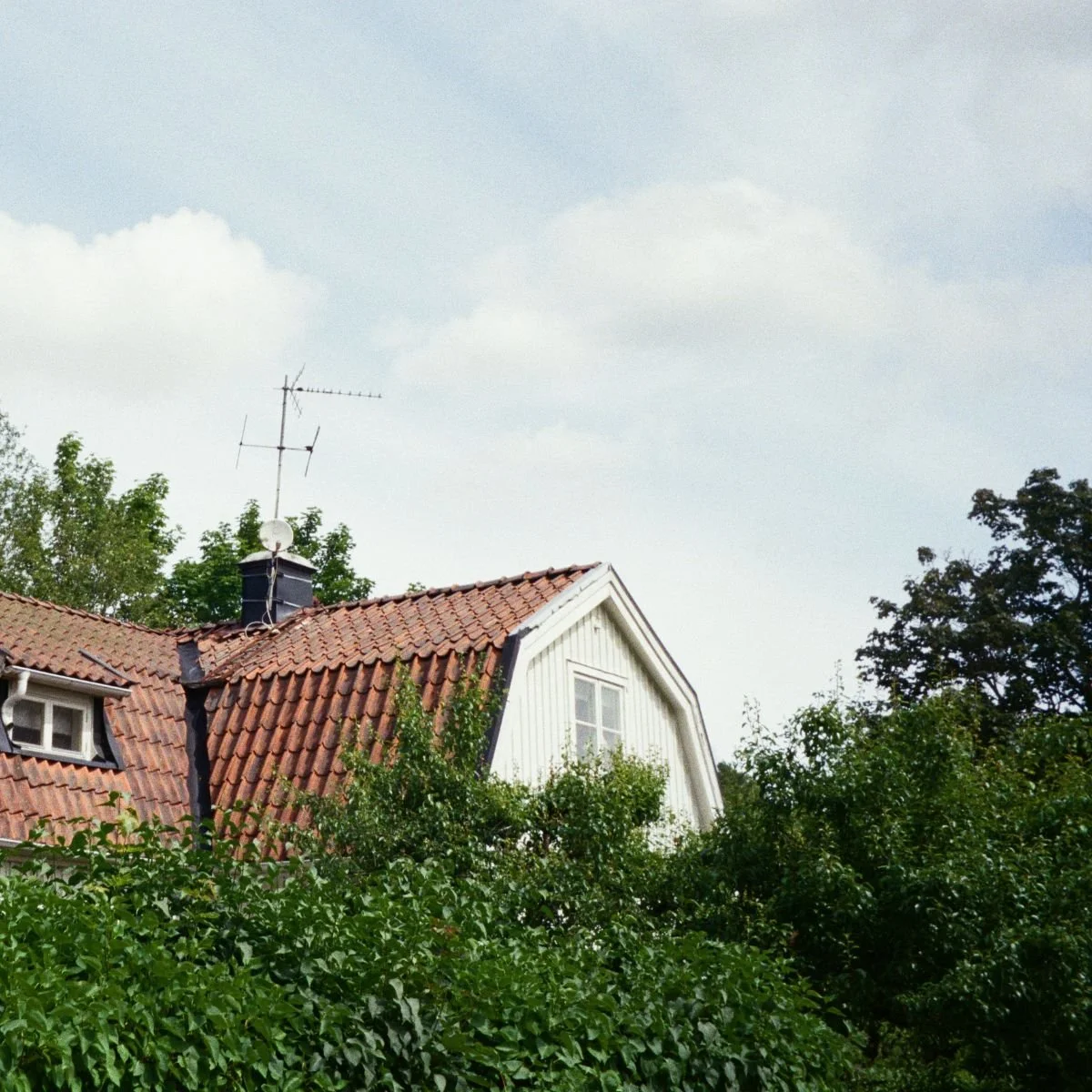 Köpa hus i Järfälla – Från 70-talsvillor till nyproduktionsfällor