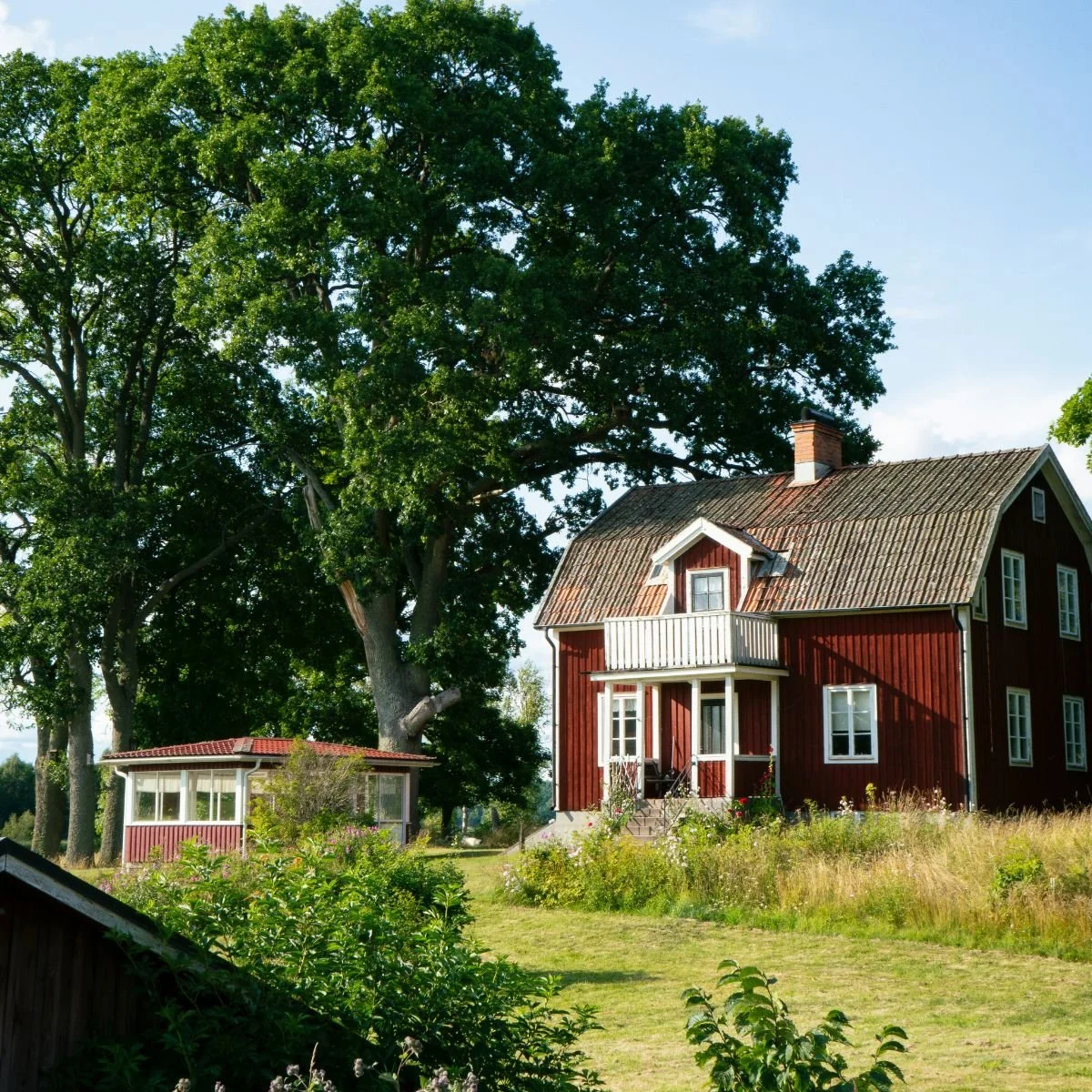 Från sommarstuga till permanentboende. Så undviker du de dyra fällorna