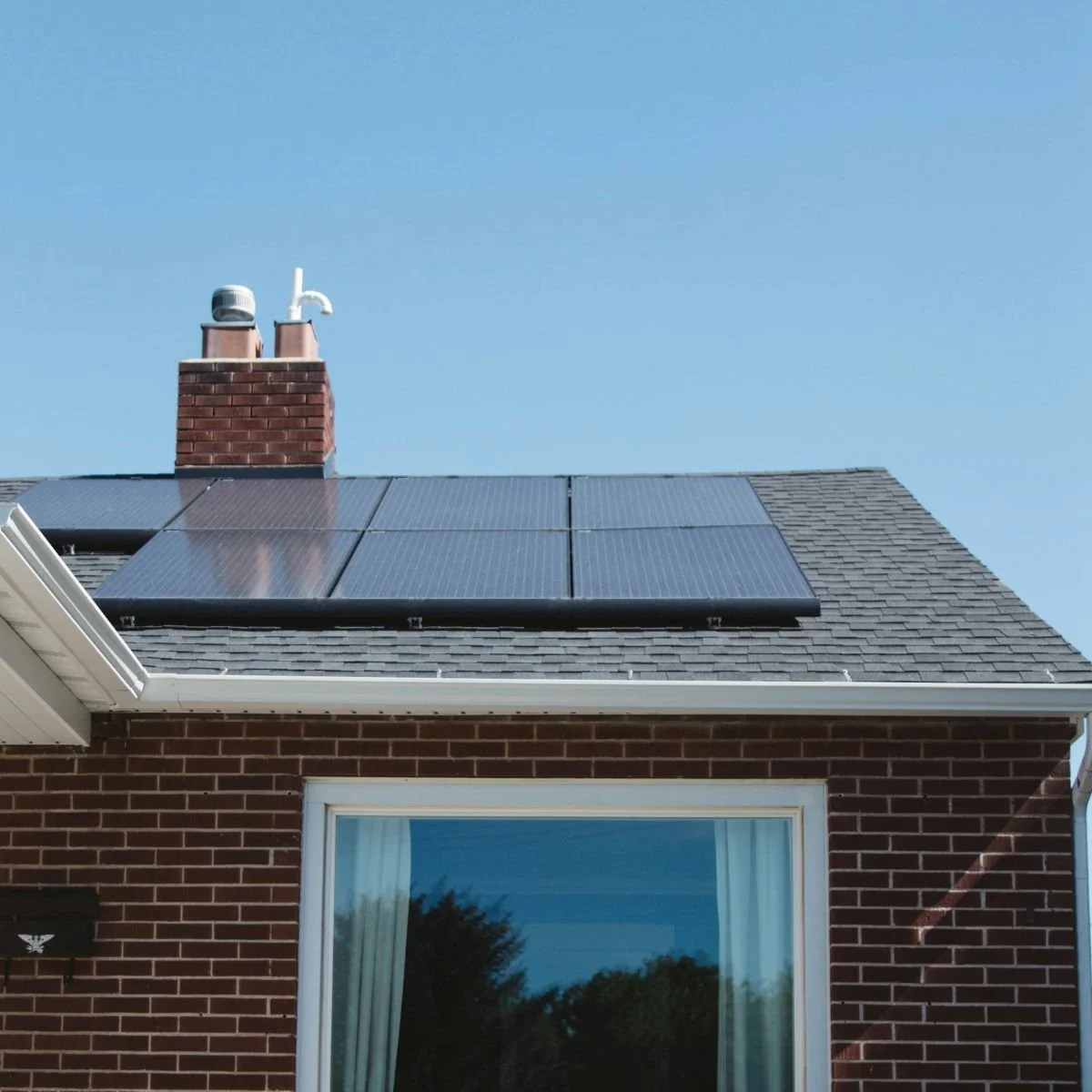 Solceller på drömhuset – Gratis el eller en tickande takläcka?