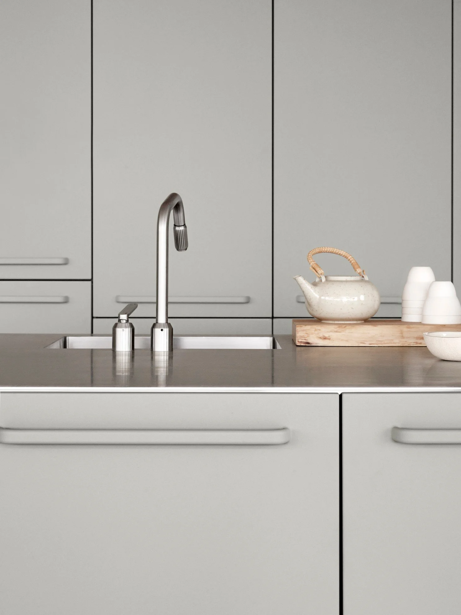 vipp-V1-kitchen-warmgrey-02.jpg