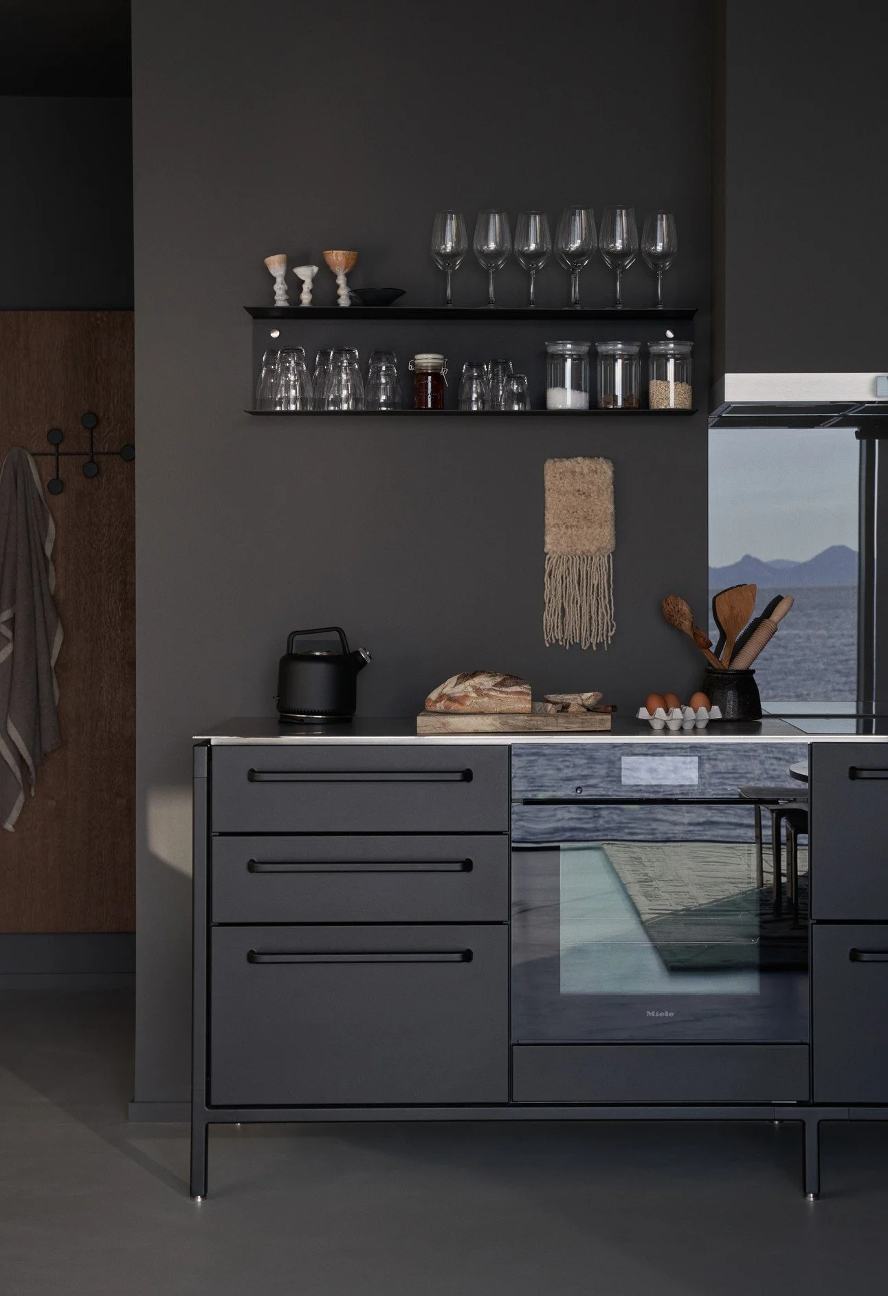 vipp-lofoten-guesthouse-kitchen-04.jpg