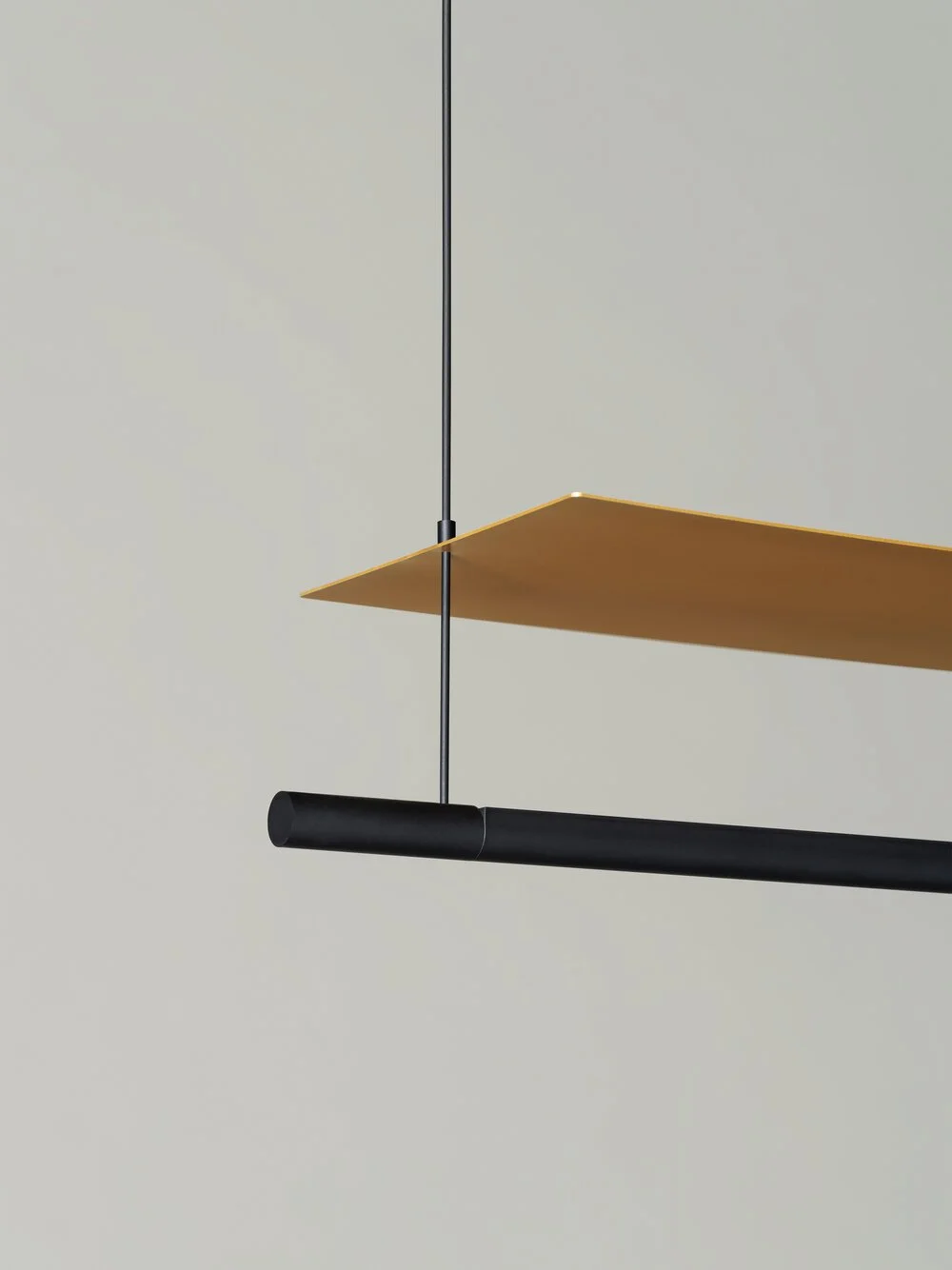 LaminaDorada-suspensio-detalle-OFF-EnricBadrinas-SantaCole-2022-x1000.jpg (Copy)