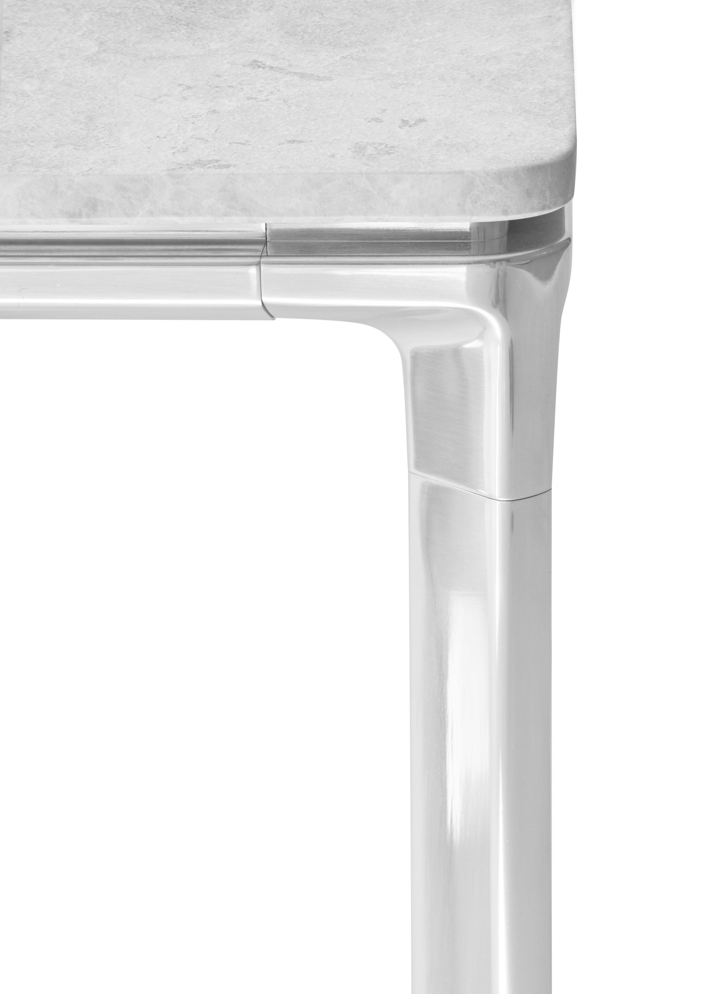 vipp-426-coffee-table-square-sky-grey-bush-hammered--detail-07.jpg