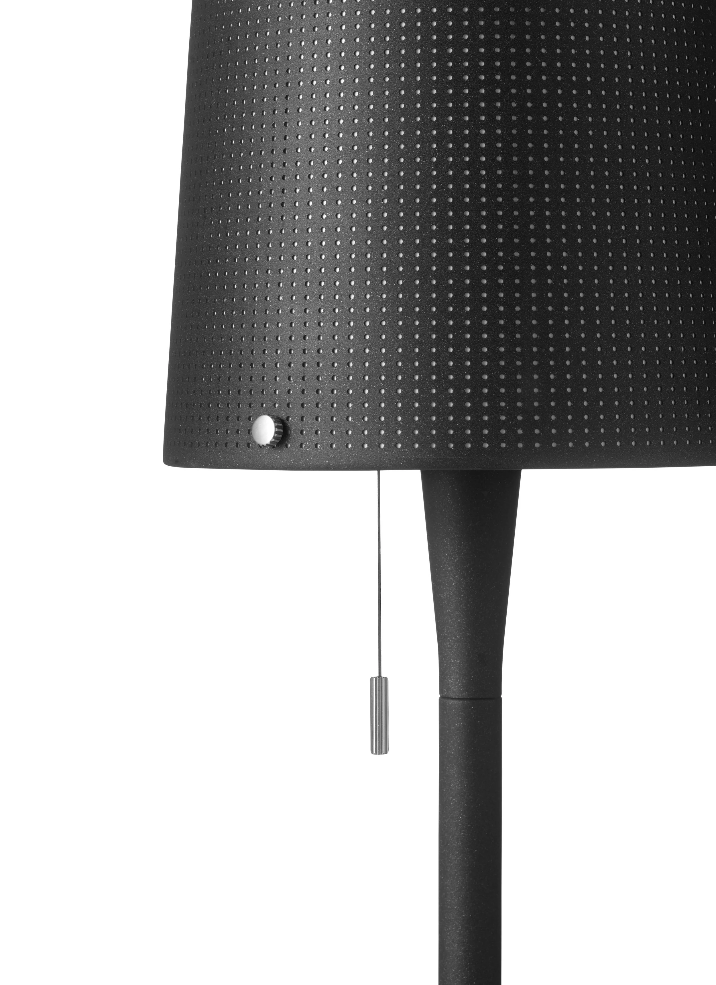 vipp-530-table-lamp-detail-04-low.jpg