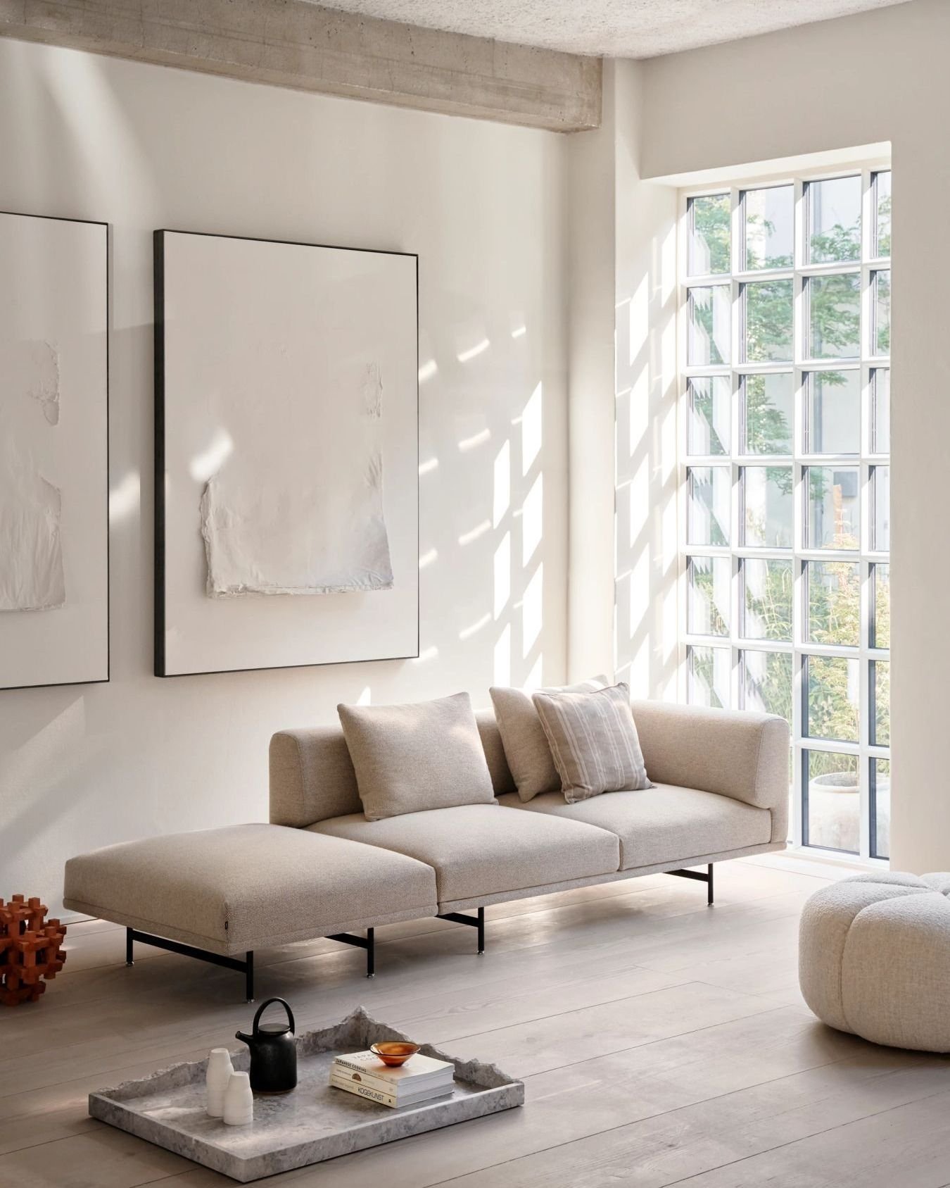 The modular sofa with a calm, architectural presence &mdash; the @Vipp Chimney Sofa in Brook Beige/Chestnut fabric.

#noveldesign #vipp #sofadesign #couch #danishdesign #scandinavianliving #furniture #livingroom