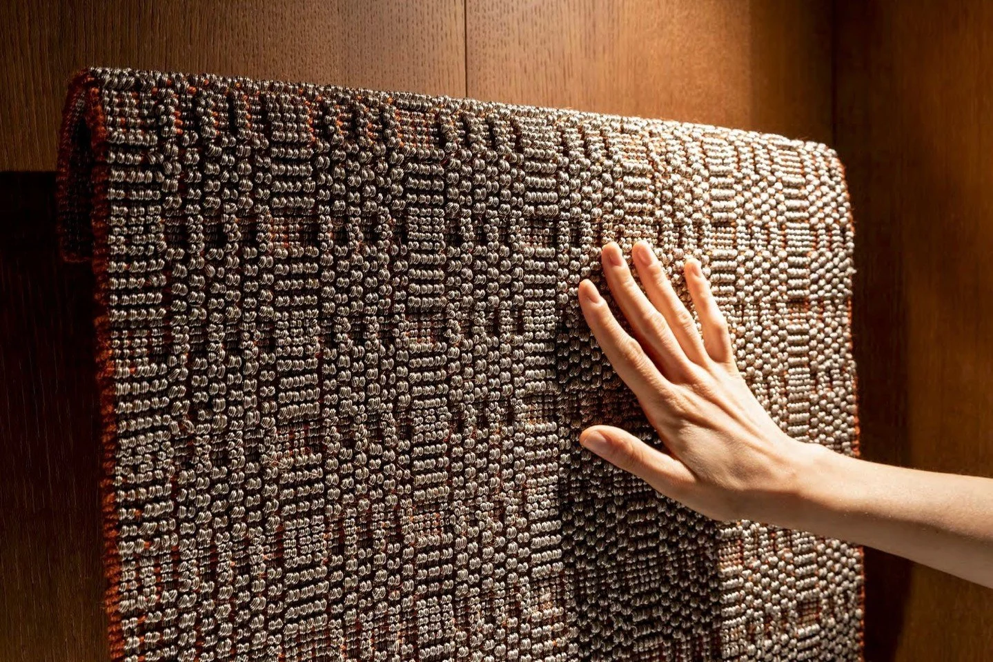 A modern jewel of a carpet that transforms any space.

Paglietta &amp; Paglietta Cotta bring hand-woven jute together with @GTDesign_Official&rsquo;s glossy high-performance yarn, creating irregular curls &amp; a textured surface reminiscent of metal