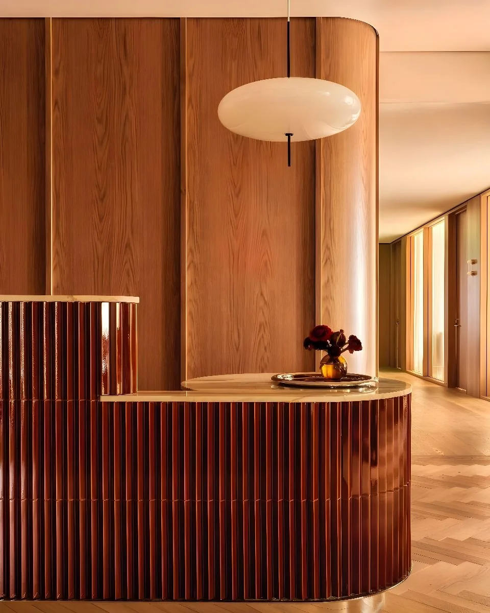 @Astep.Design Model 2065 by @Gino_Sarfatti &mdash; a whisper of light, material, and geometry, where elliptical forms seem to float effortlessly.

In Los Angeles, @AndAndAndStudio placed Model 2065 in the reception of Century City&rsquo;s office suit