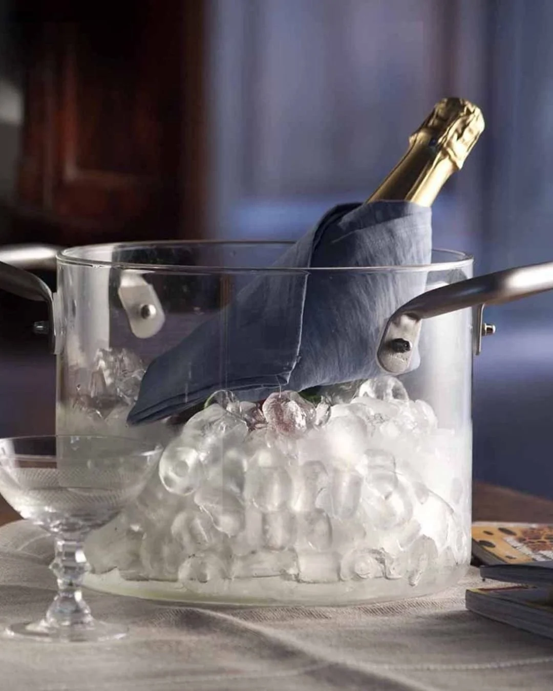 🎁🇪🇪 Viimase hetke j&otilde;ulukingi otsinguil?

S&otilde;brale, kes hindab praktilist, kuid ajatut disaini? Kodukokale, kes ihkab erilise h&otilde;nguga k&ouml;&ouml;giaksessuaare? Armsamale, kes lihtsalt v&auml;&auml;rib midagi ilusat? 

Selleks 