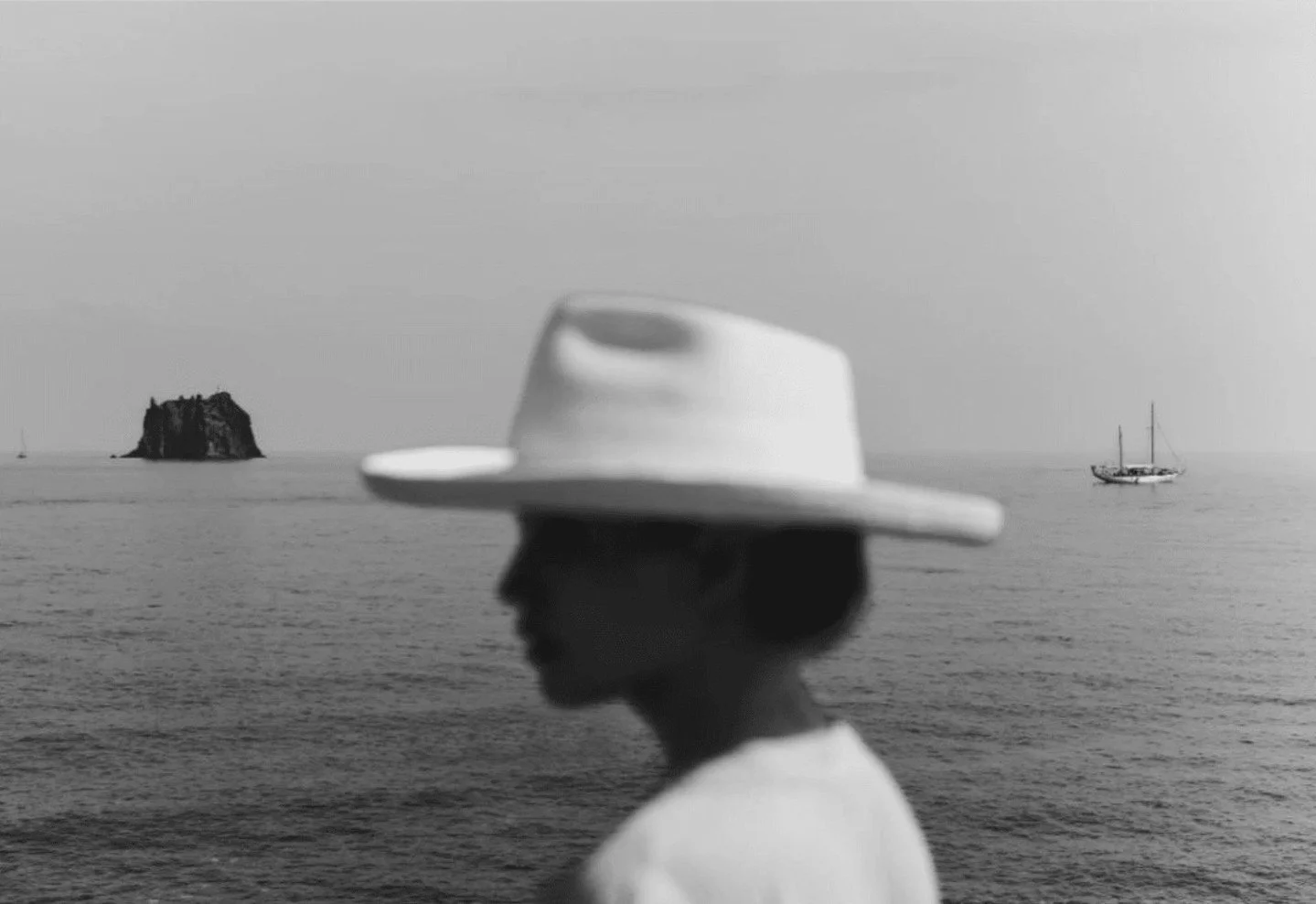 Dreaming of Long Summer Days 🌊✨ 

Sea glittering with the morning sun, gentle waves brushing your toes, adventures in nature, dinners by the fire under a sky full of stars.

It may feel like a faraway dream, but the time for planning your outdoor li